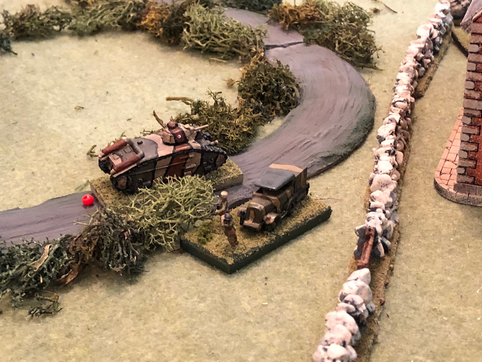  Back in the west, Major Renaut moves over and rallies Sgt Guillaume's crew back into the fight... 