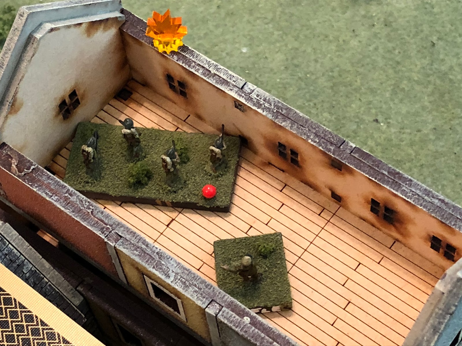  And somehow managing to suppress the French rifle squad on the 3rd floor!  *I had some pretty damn hot shooting dice this game. 