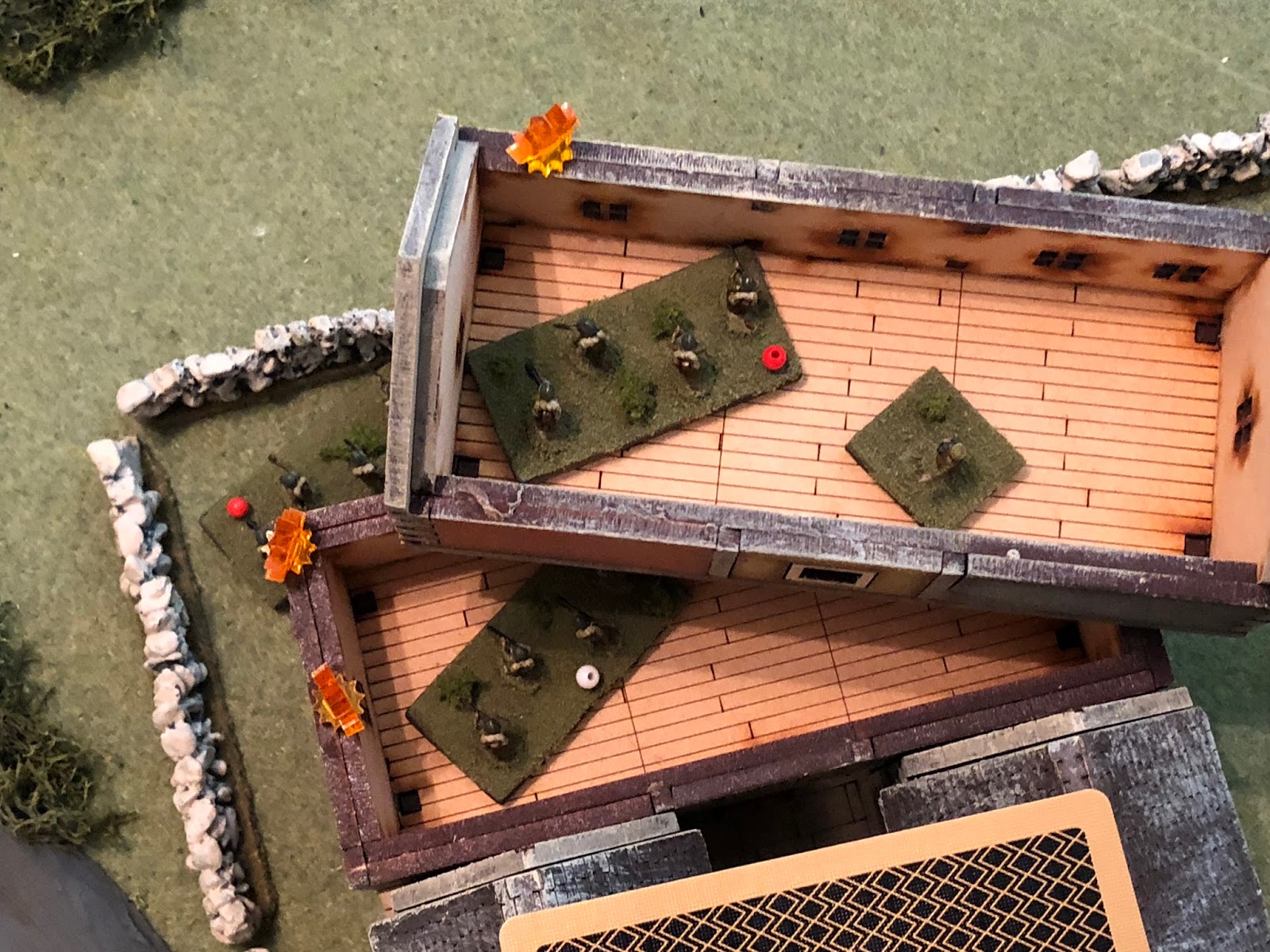  And the French 2nd Platoon quickly finds itself in trouble, with all three rifle squads hunkered down, out of the fight. 