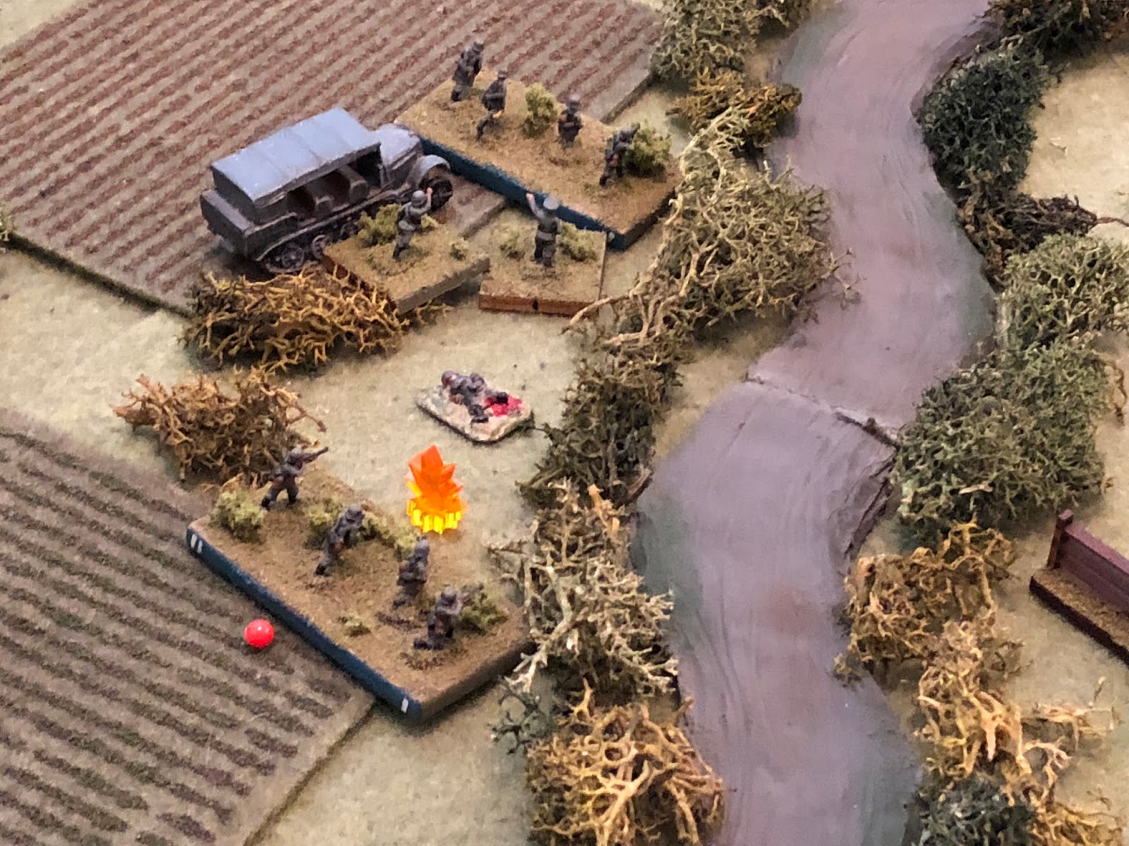  The French rifle fire manages to suppress Sgt Kamphaus' 2nd Squad, 1st Platoon...   