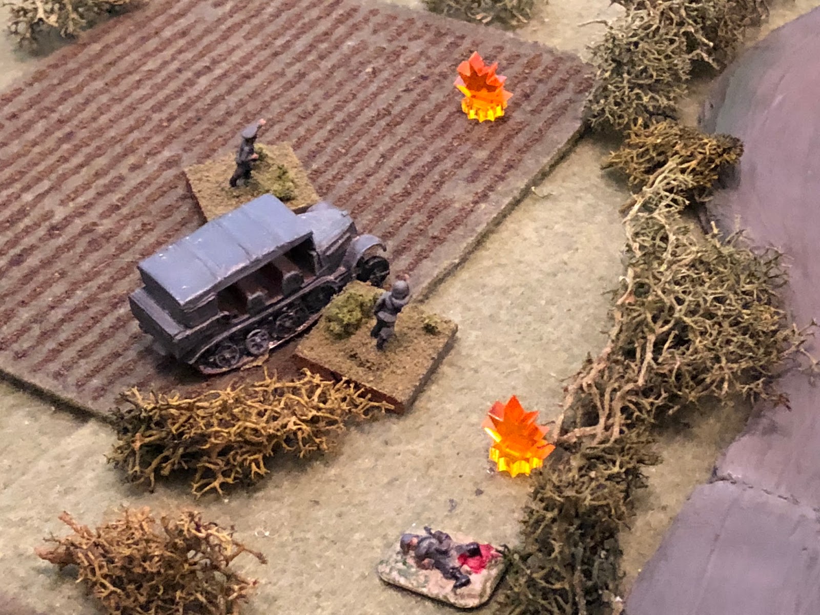  Captain Freitag manages to rally his command group as he and Lt Klugmann suddenly find themselves with no troops to lead. 