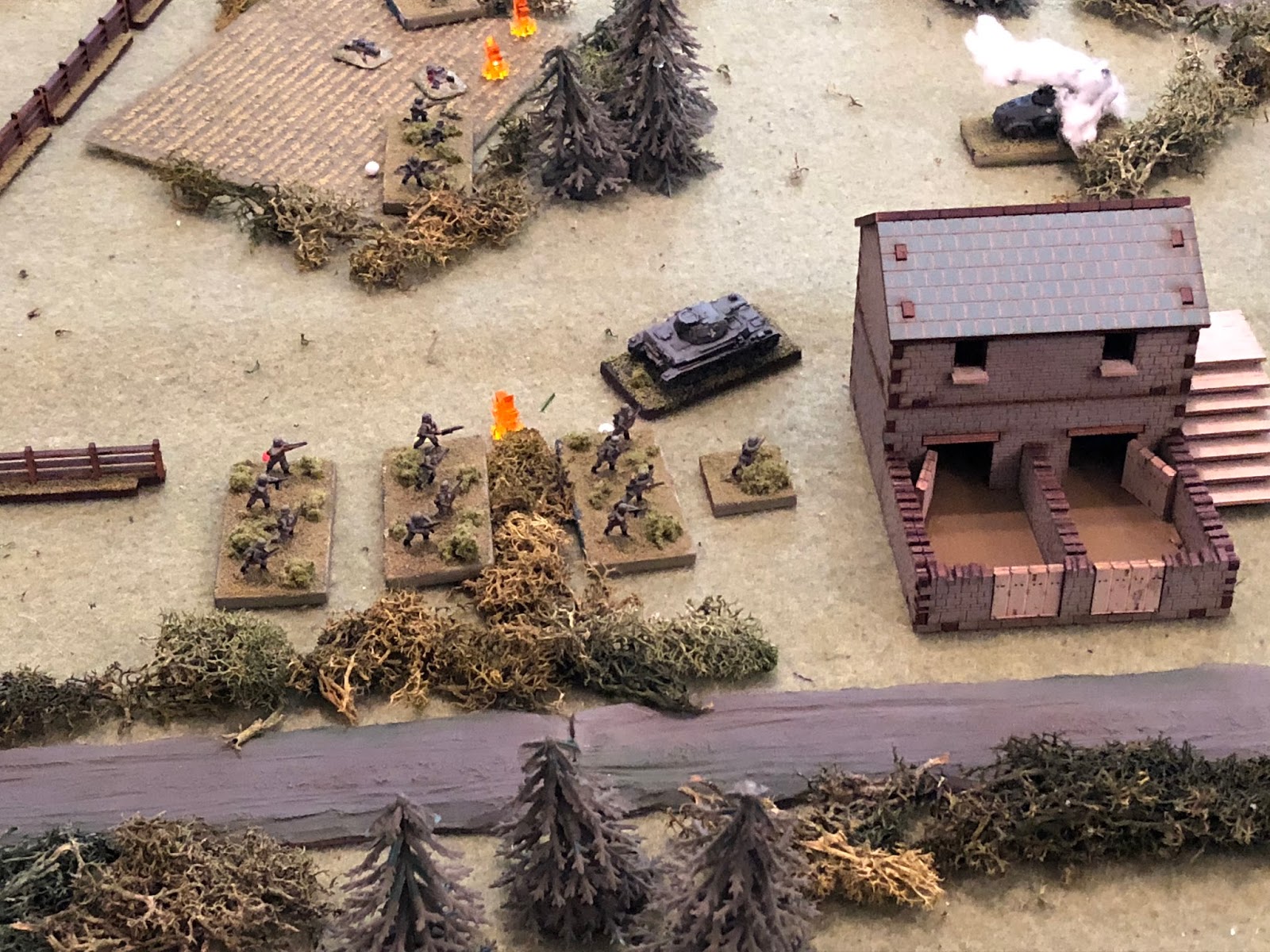  In the center, Cpl Rausch maneuvers his Pz IV to the south side of the Granary, between 4th Platoon (top left) and 3rd Platoon (centre).   