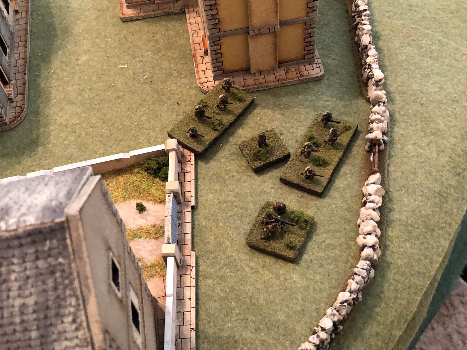  While the French anti-tank gunners spiked their gun and fell back, joining the machine gun team and last remaining squads from 1st and 2nd Platoons. 