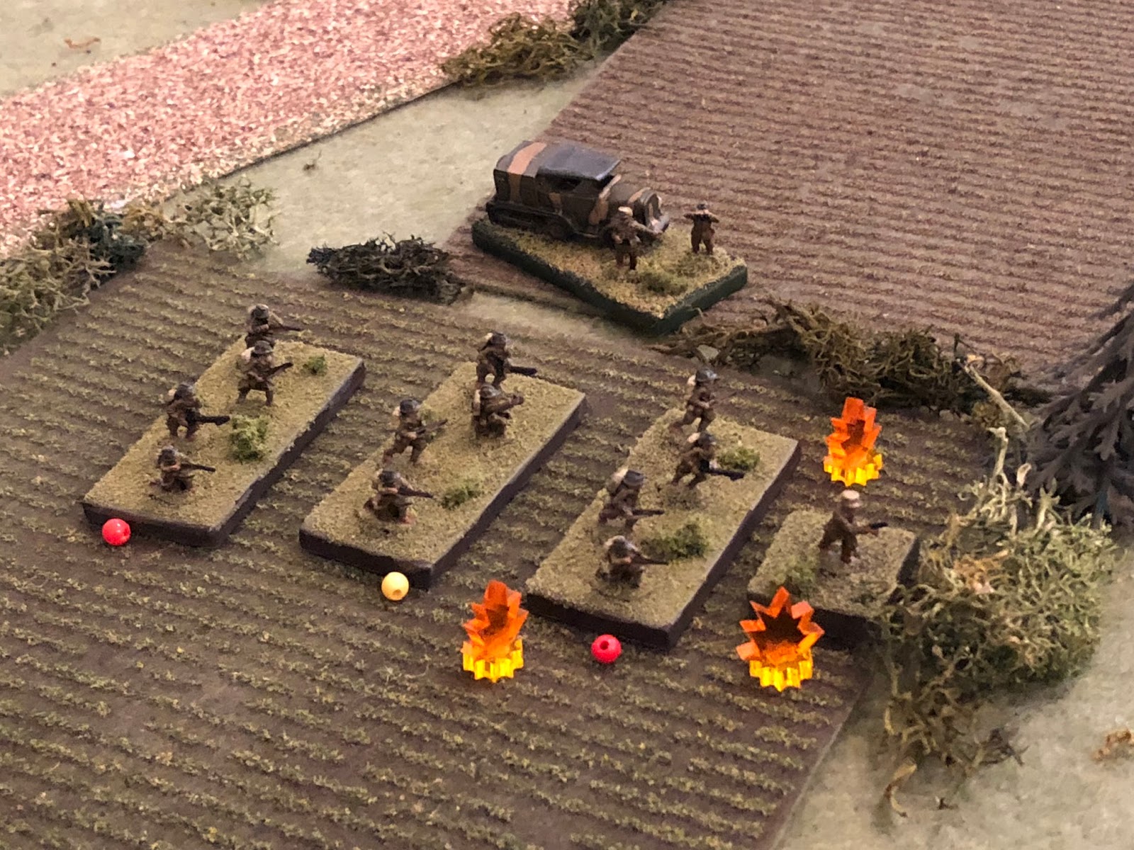  The German Motorcycle Platoon is unable to knock any of the French 1st Platoon's squads out, but the fire is pretty damn effective, suppressing two rifle squads and pinning the third.&nbsp; Their Lieutenant and Capitan Cognac (top center) look on in