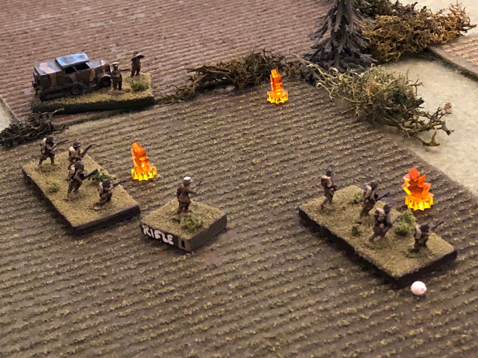  The German small arms fire suppresses a French squad, causing them casualties (white bead). 