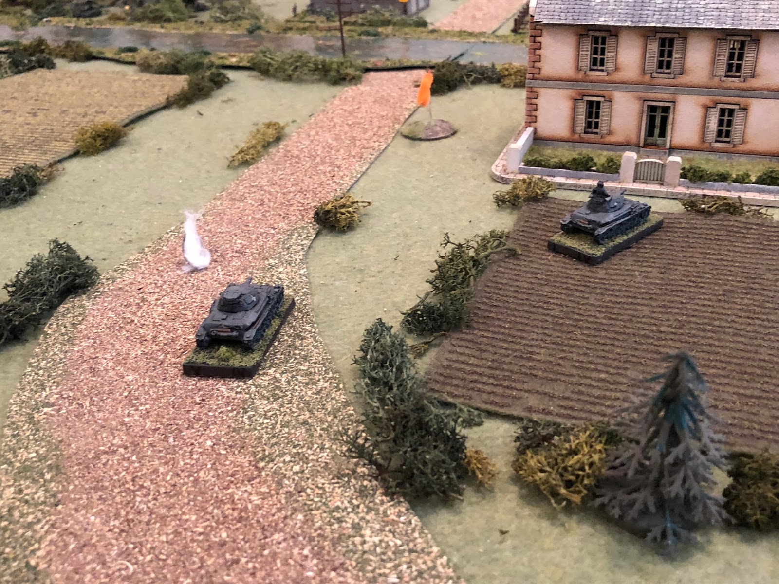  Sgt Kapps' Pz IV pushes up. 