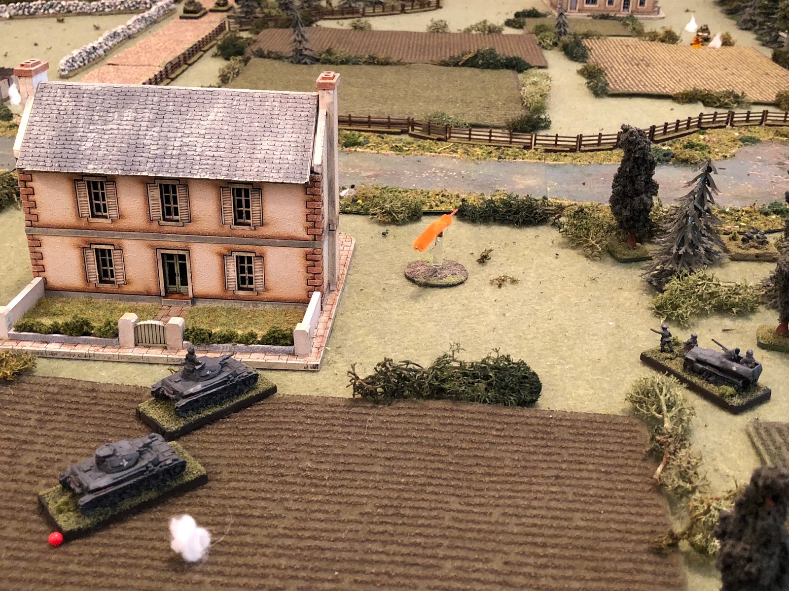  The German Commander, Lt Wehner (far right), looks on as Sgt Graebner's vehicle (left) trades shots with the northern Somua (top right), as Sgt Kapps (bottom left) tries to rally his shaken up crew... 