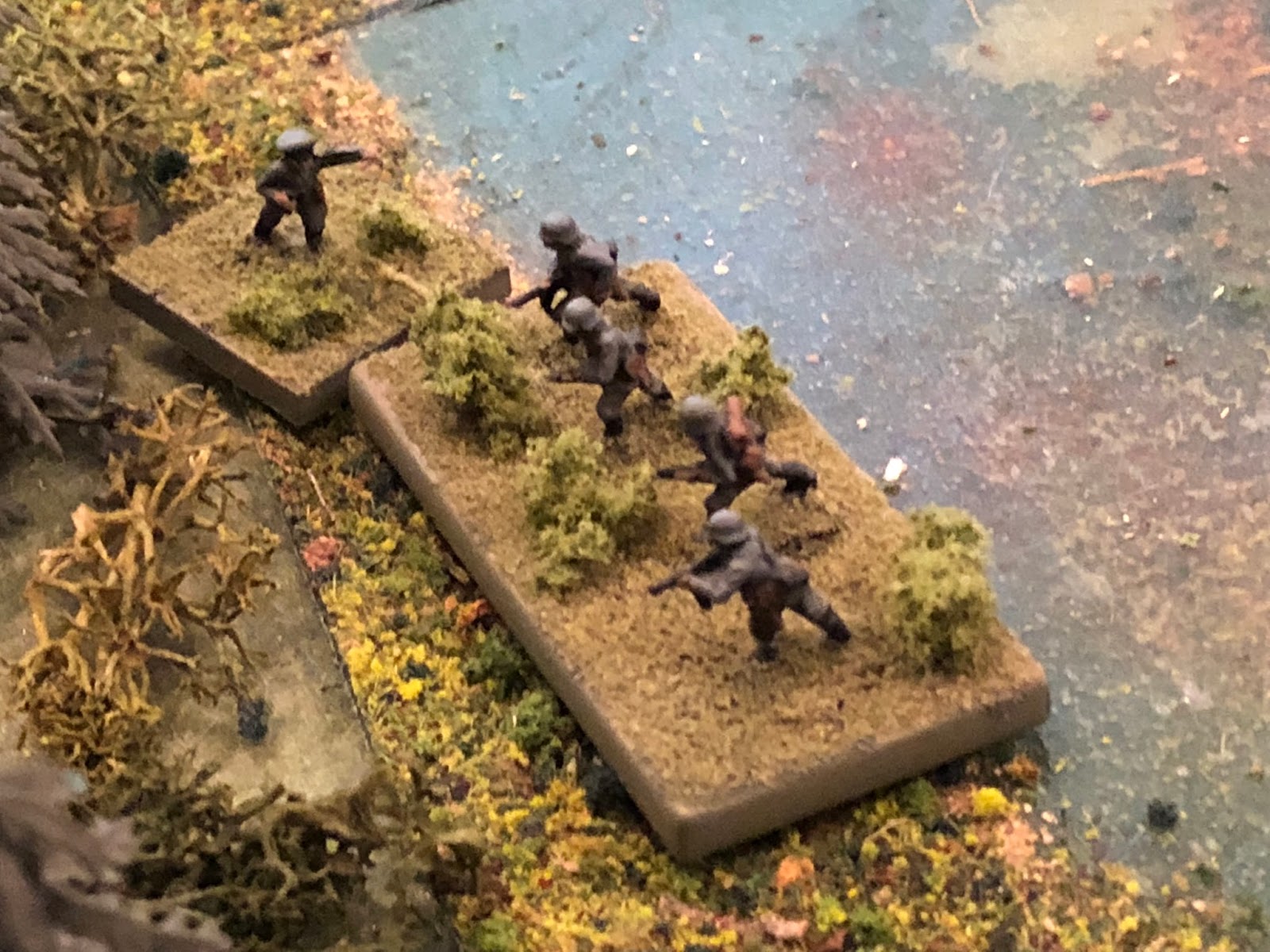  The inspiring German NCO rallies his subordinates back into the fight! 