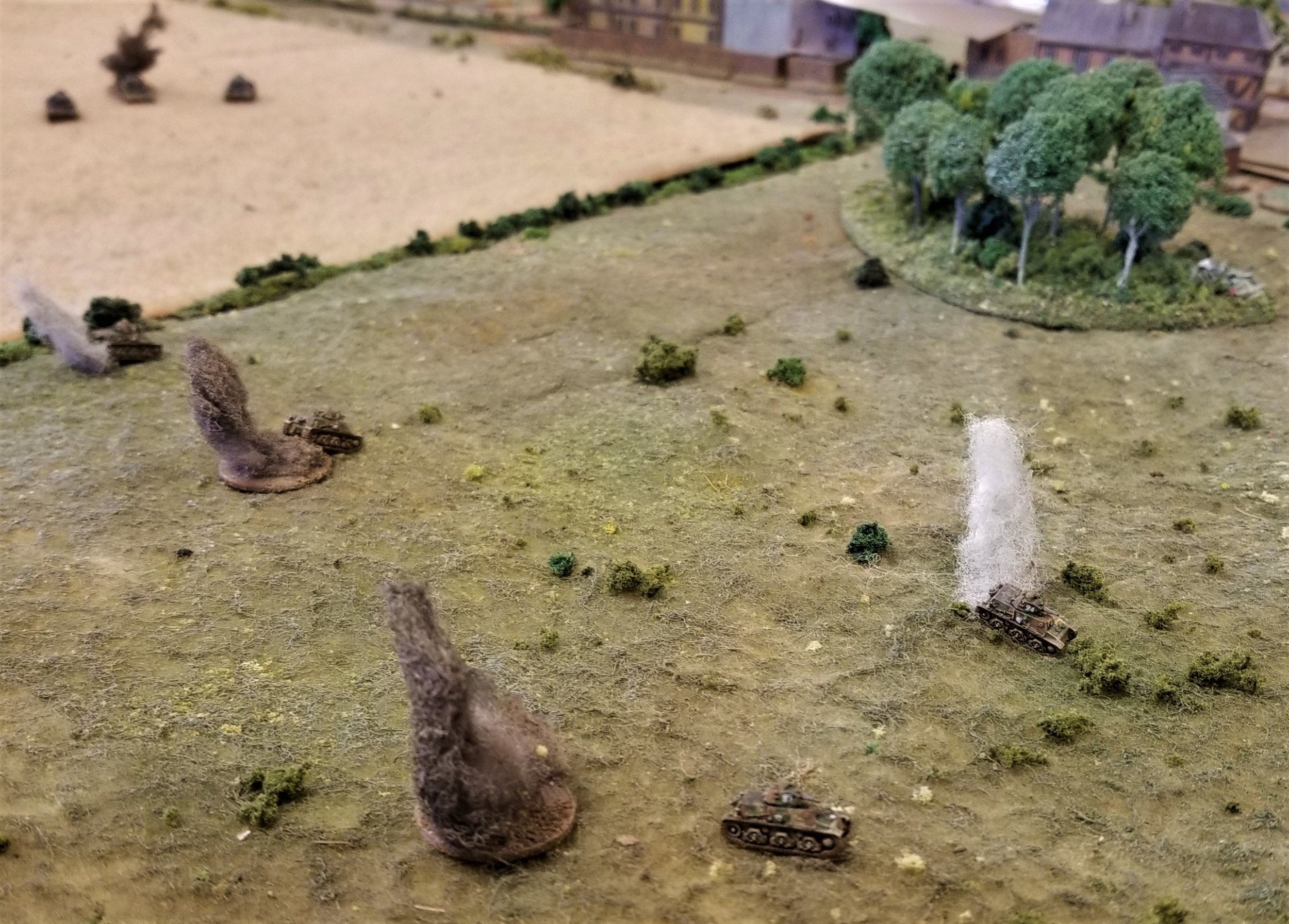 Panzers smacking the H-39s