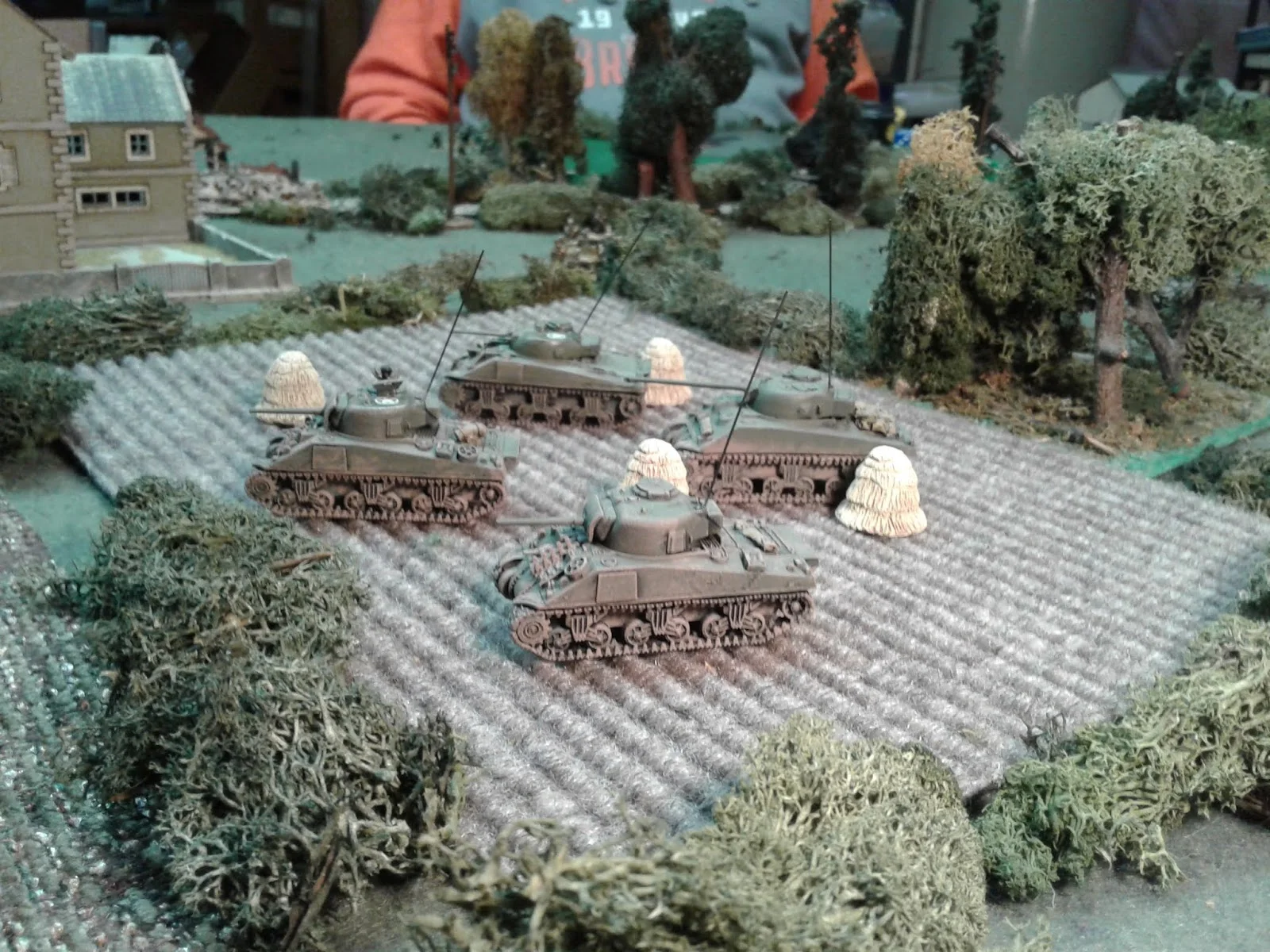 Shermans move around the flank