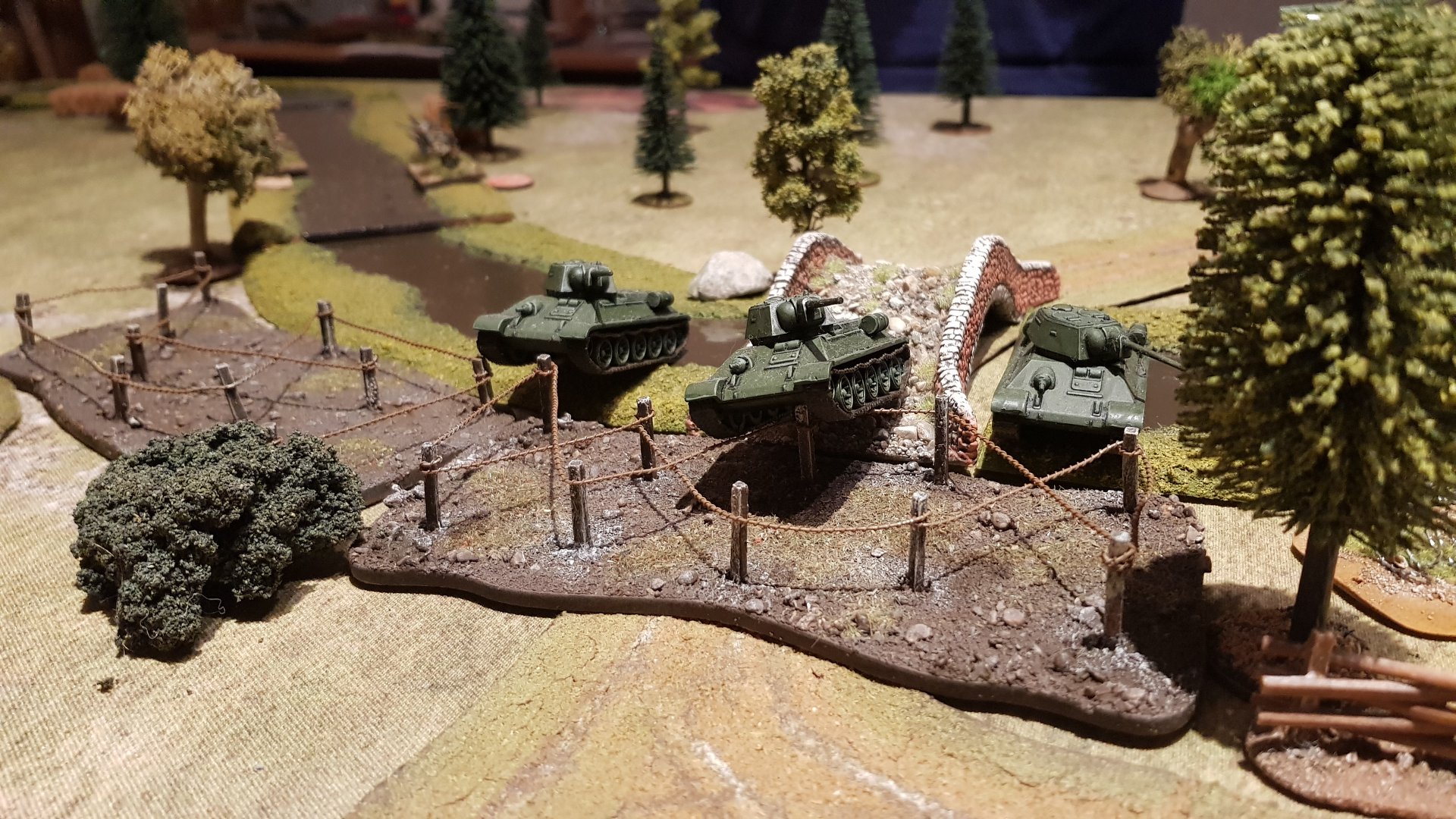 Meanwhile in the centre, the Russians force the bridge! And with my AT gun lost, what's to stop them? The other ones is too far away and has no transport.