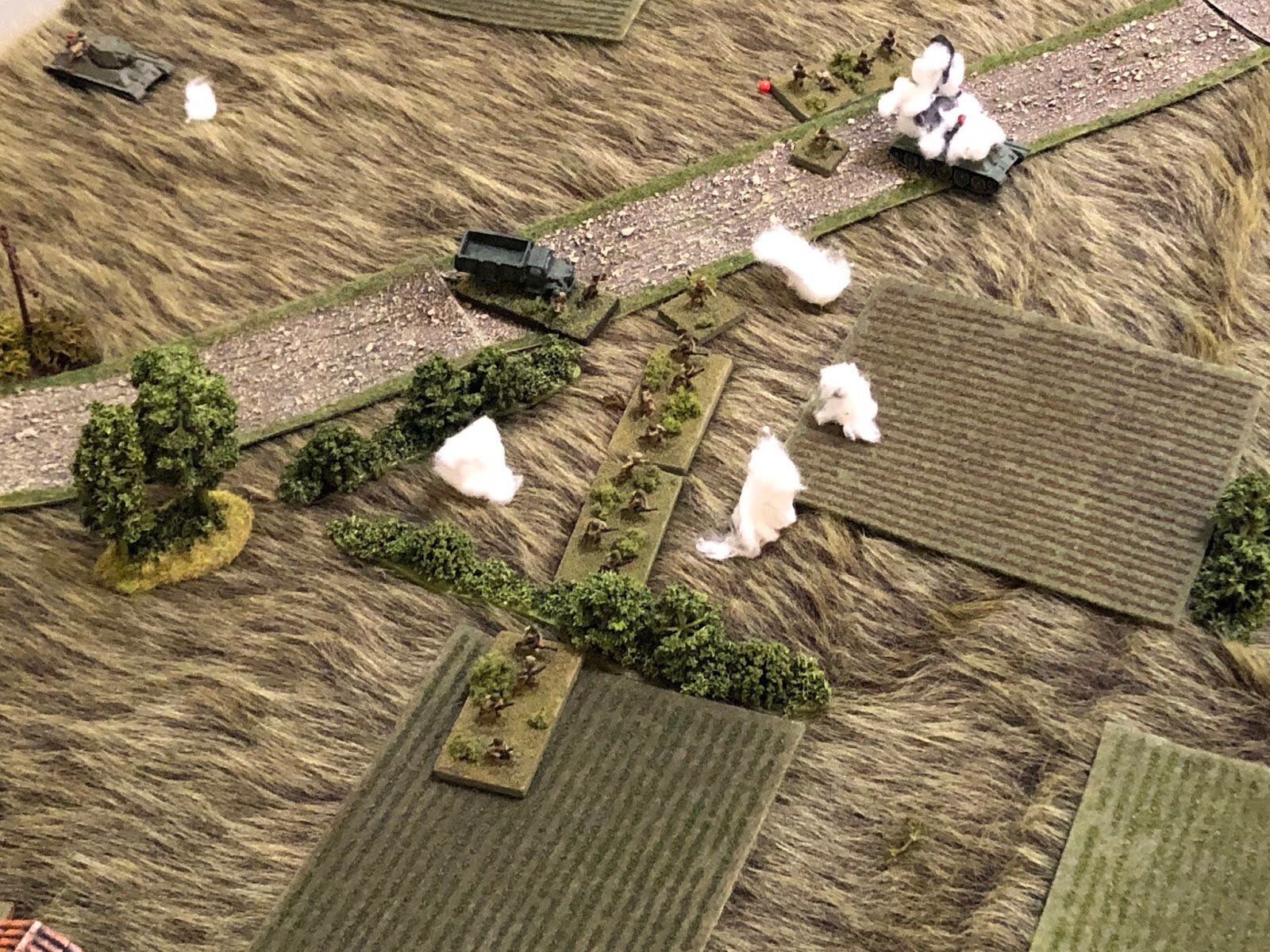  But then the Germans get a ray of hope, as their own 120mm Mortar Platoon gets in the fight, dropping rounds on the Soviet 1st Rifle Platoon... 