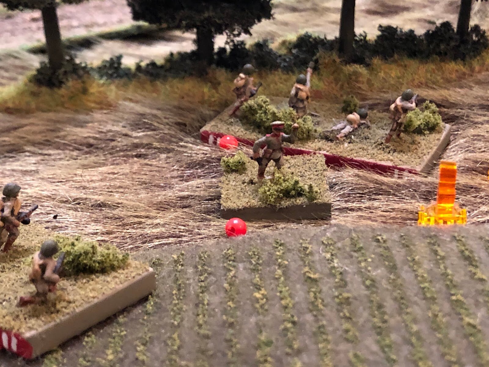  Back in the treeline with the Soviet 2nd Rifle Platoon, their commander rallies, and then he rallies 2nd Squad (the one above him, 3rd is still suppressed at bottom left)! 