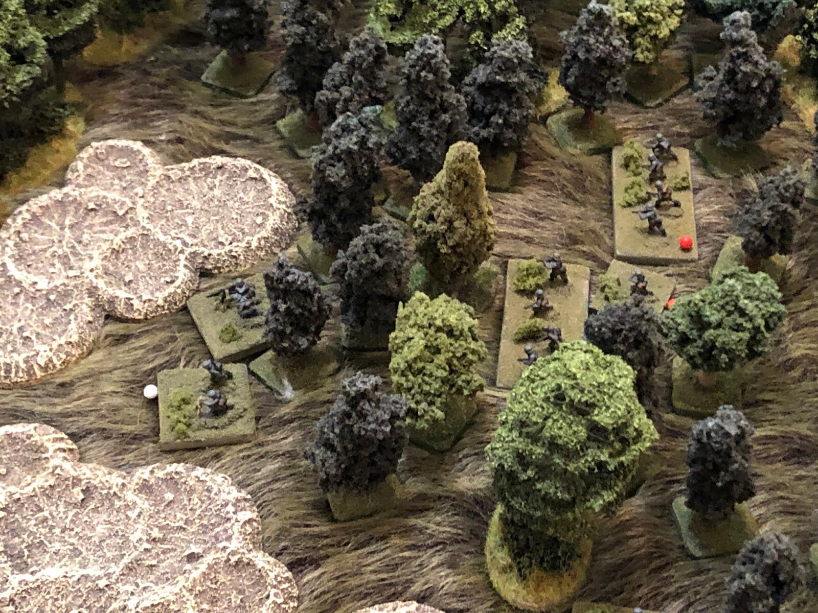  On the objective, the German MG Team is back in the fight, and they move up to get back into position (left). When they get there they find mortar team 2 still 'men down,' so they try to rally them, but it ain't happening...  