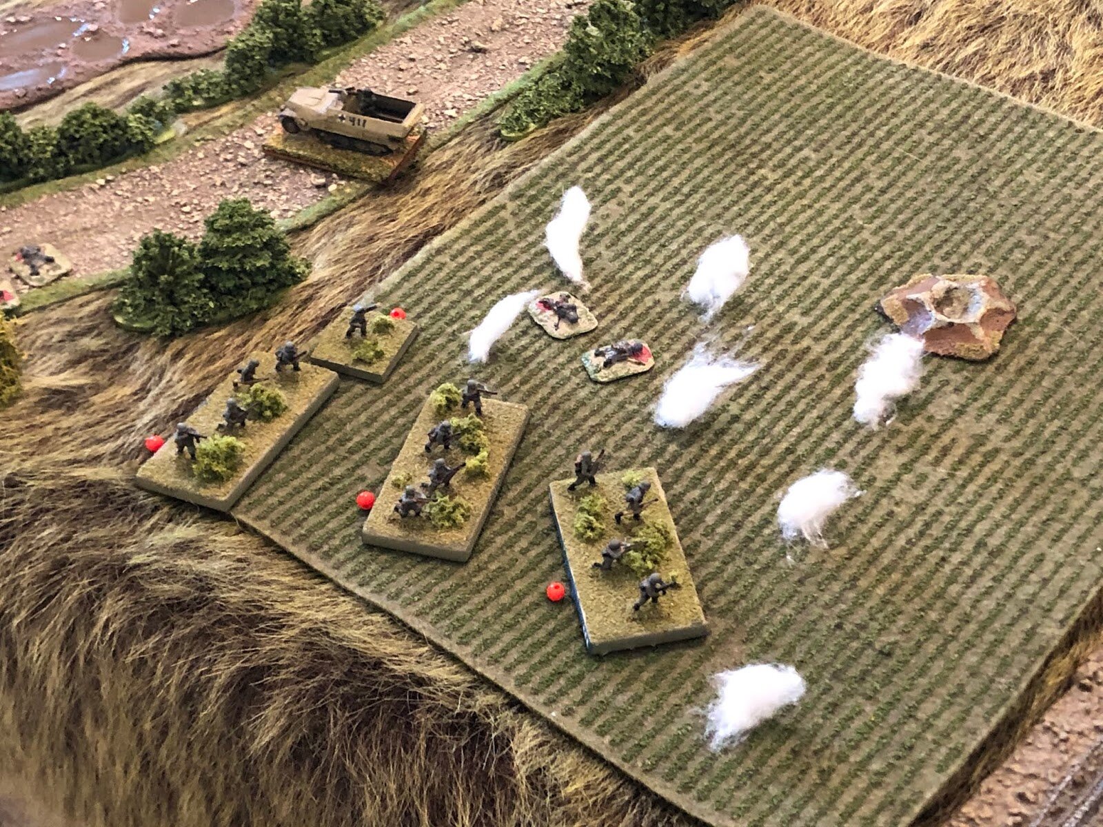  On the German right, just as 1st Plt, 1st Co, was getting moving again, Soviet mortars resume pounding them, suppressing both 1st and 3rd Platoons, even knocking out one of 3rd Platoon's squads. 