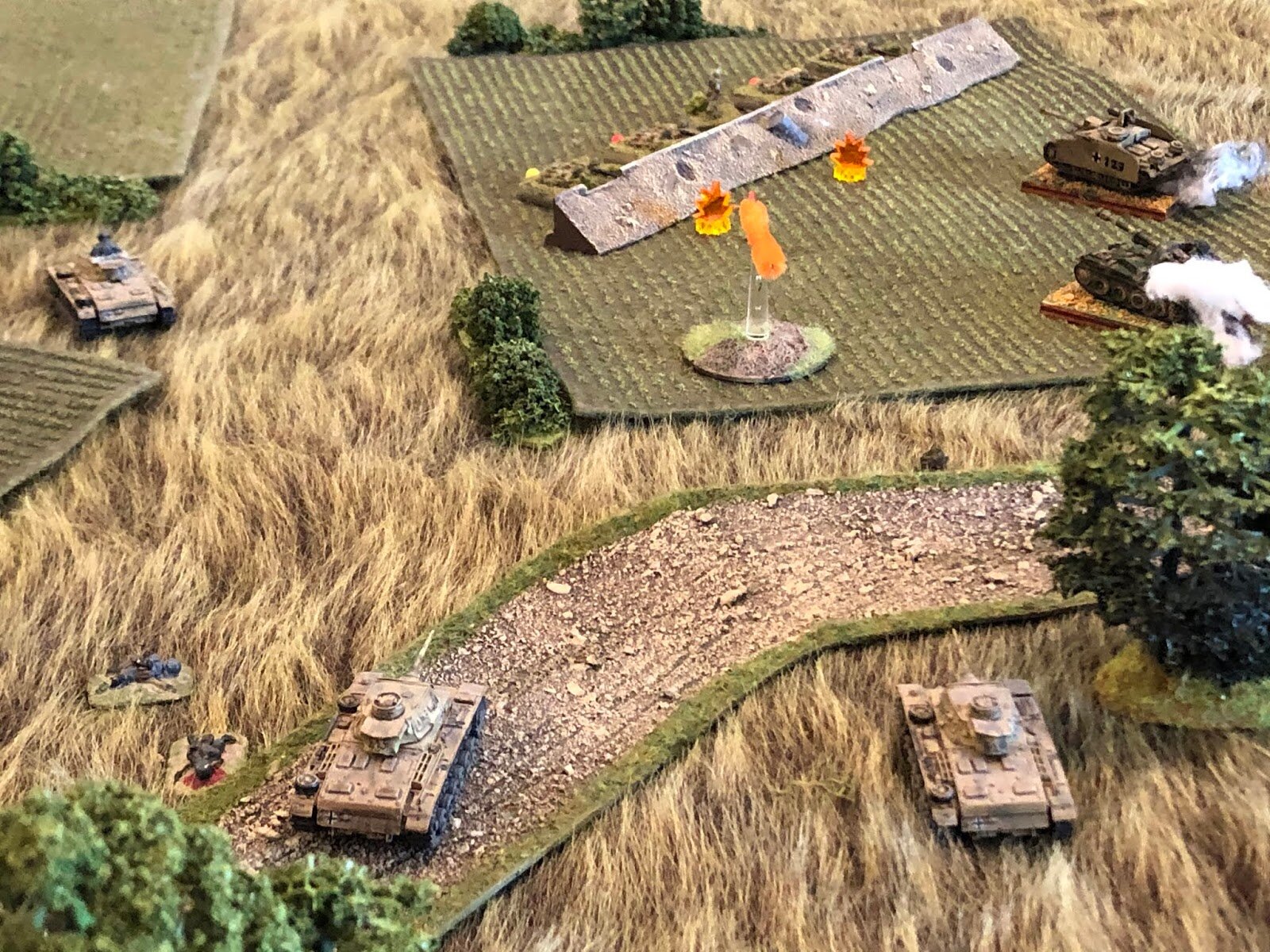 V2 and V3 lay into the Soviet ATR Platoon with their MGs and main guns.