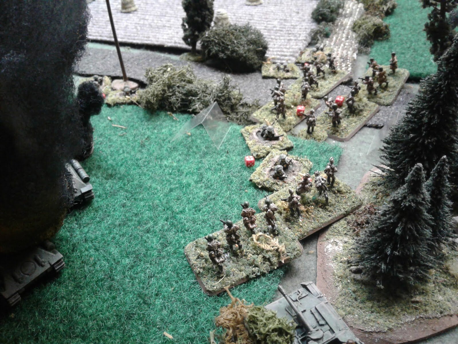 The barrage lifts and the Bordurians make a more coordinated assault with an SMG platoon.