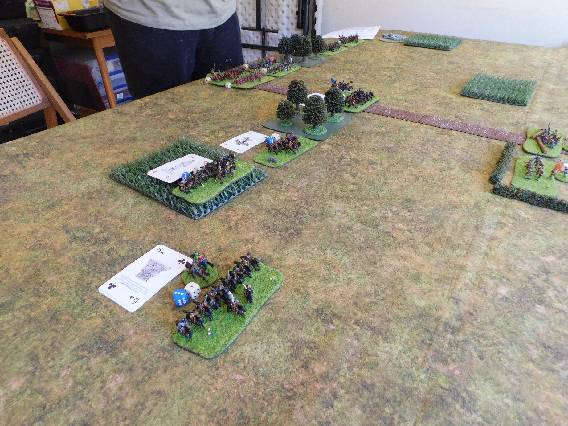 The Royalist horse open the battle by advancing on the right flank