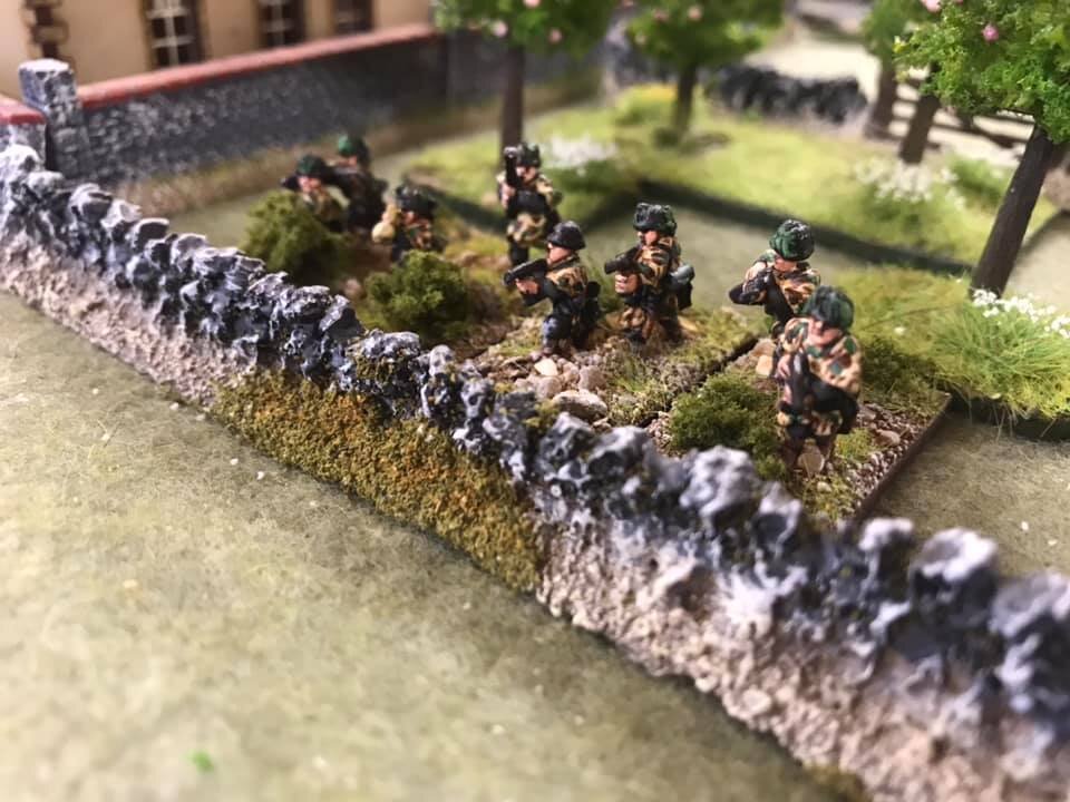  Les Bleu Ferme, defended by a German zug. This is not an objective for the British but it lies on the flank of their attack. 