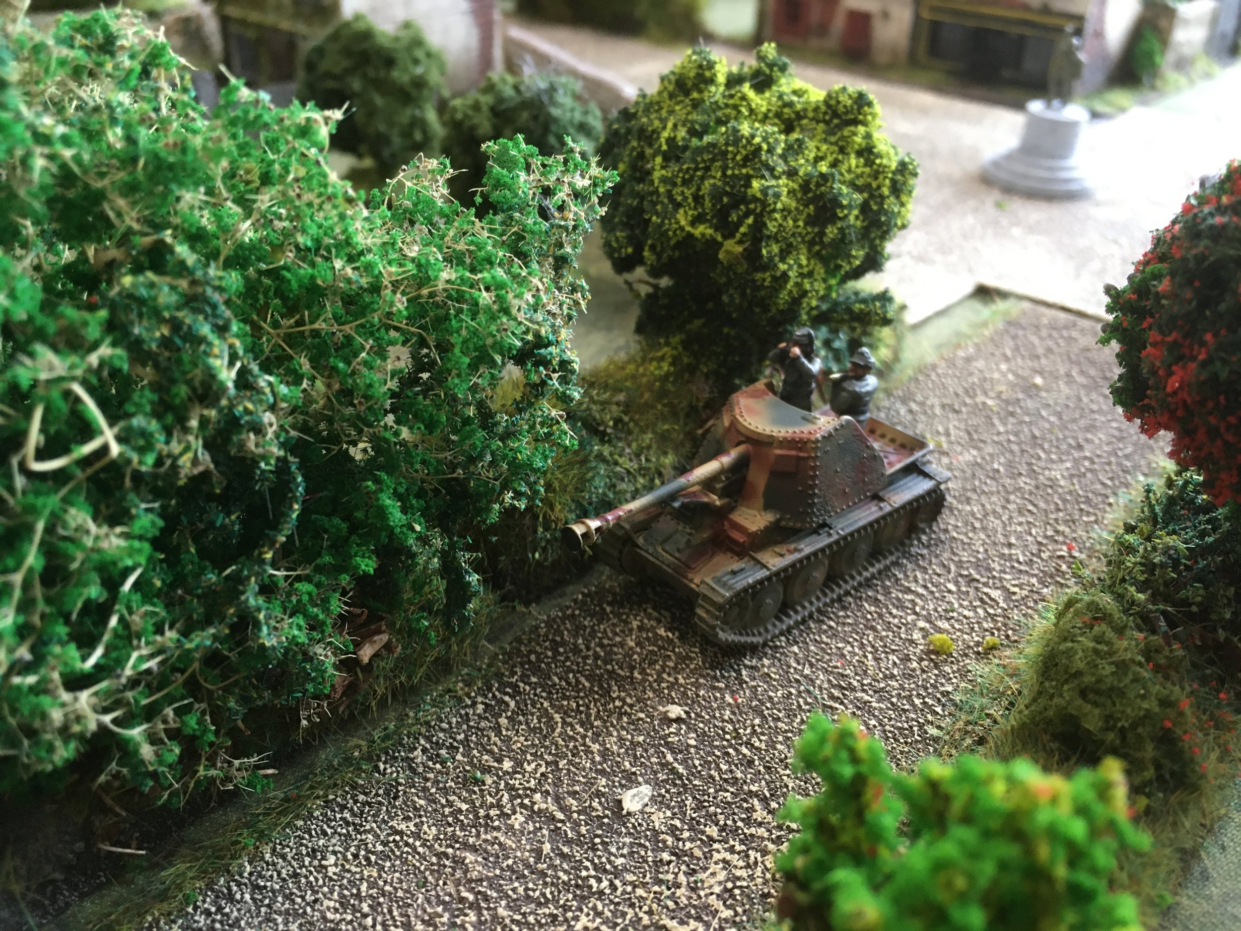 Worried that following the destruction of the SdKfz 250/8 his left flank was exposed, Chris moved his Marder around to protect it.