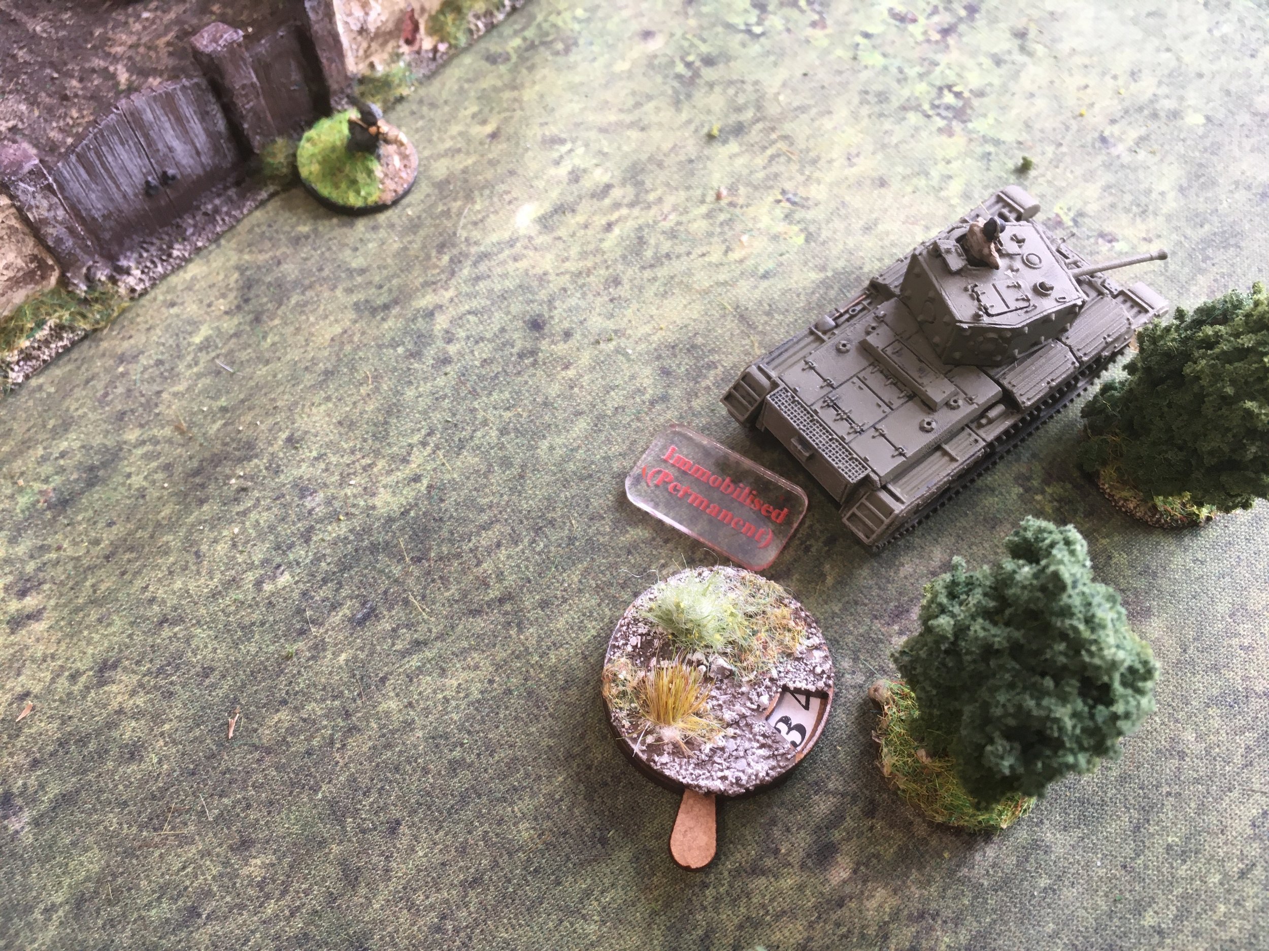 A last roll of the dice for Chris - and his luck held, the Cromwell was immobilised! Cachu! (as they apparently say in the Valleys).