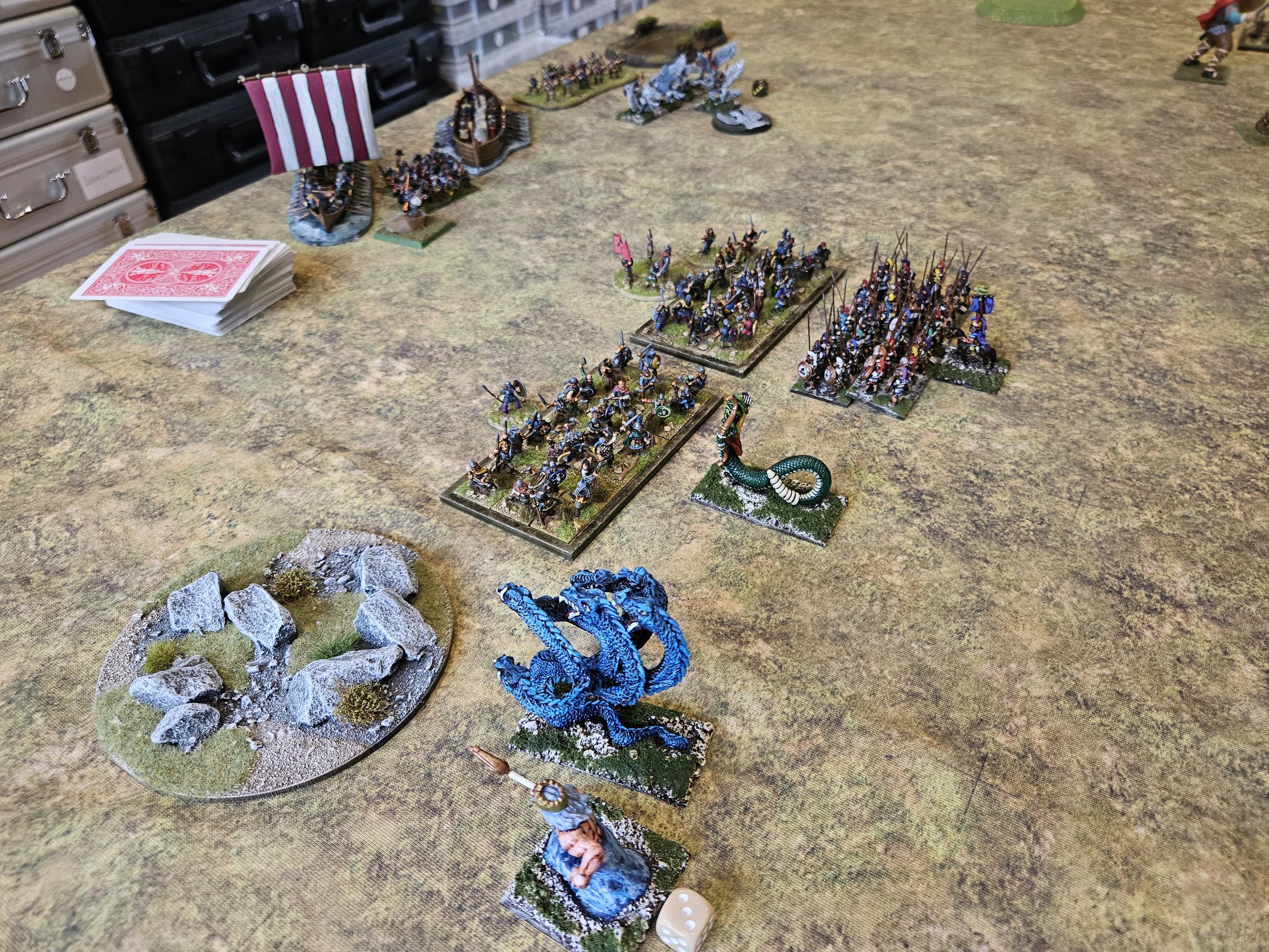  More Greeks close on the two Norse Huscarl units holding their right wing. 