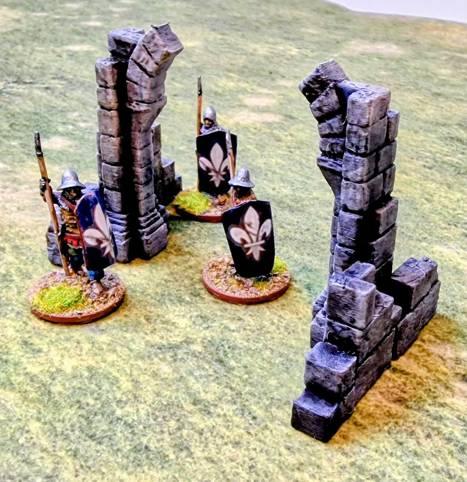  1 x 3d printed ruined archway- made up of 2 small pieces 