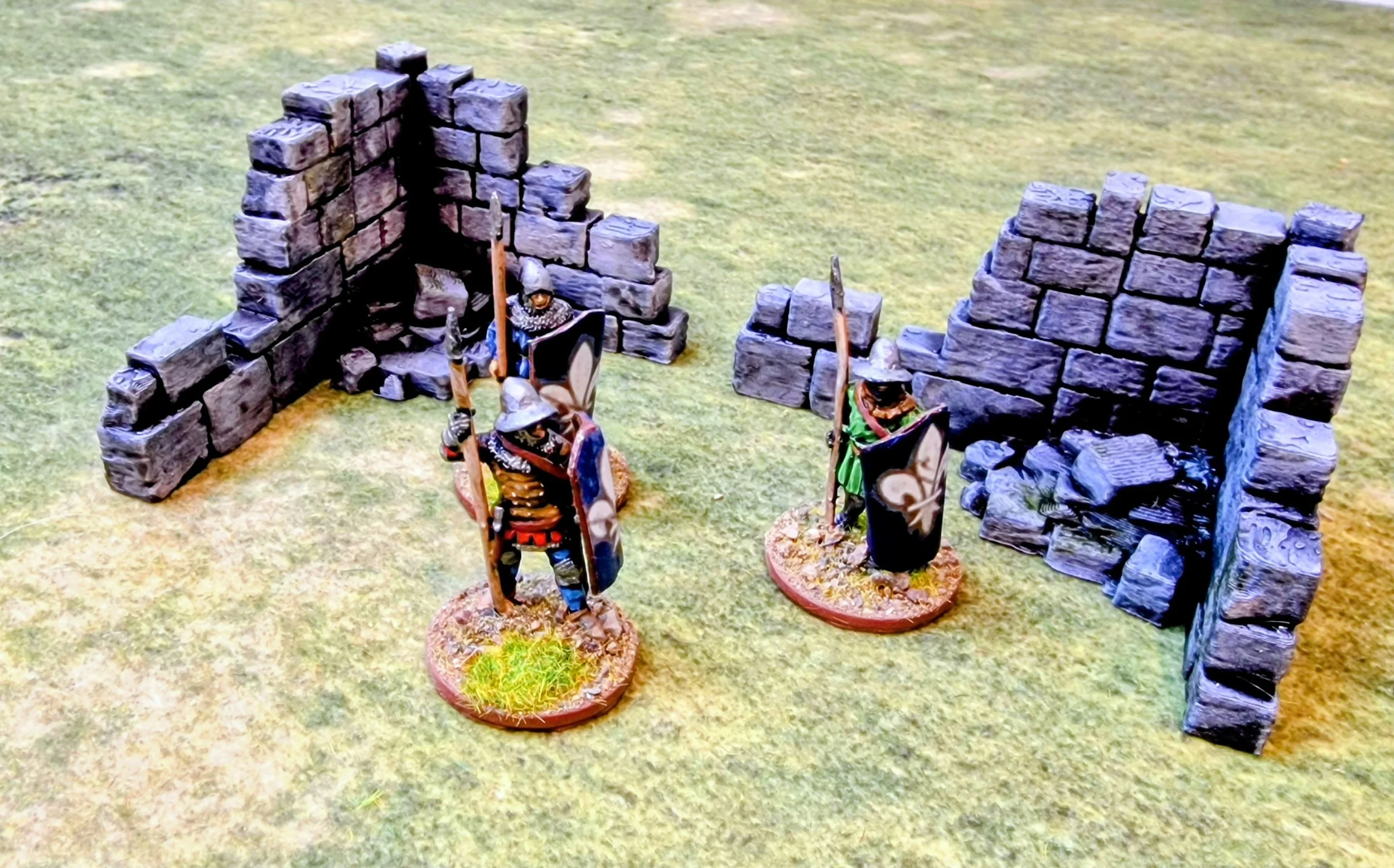  2 x 28mm 3d printed corner pieces.  