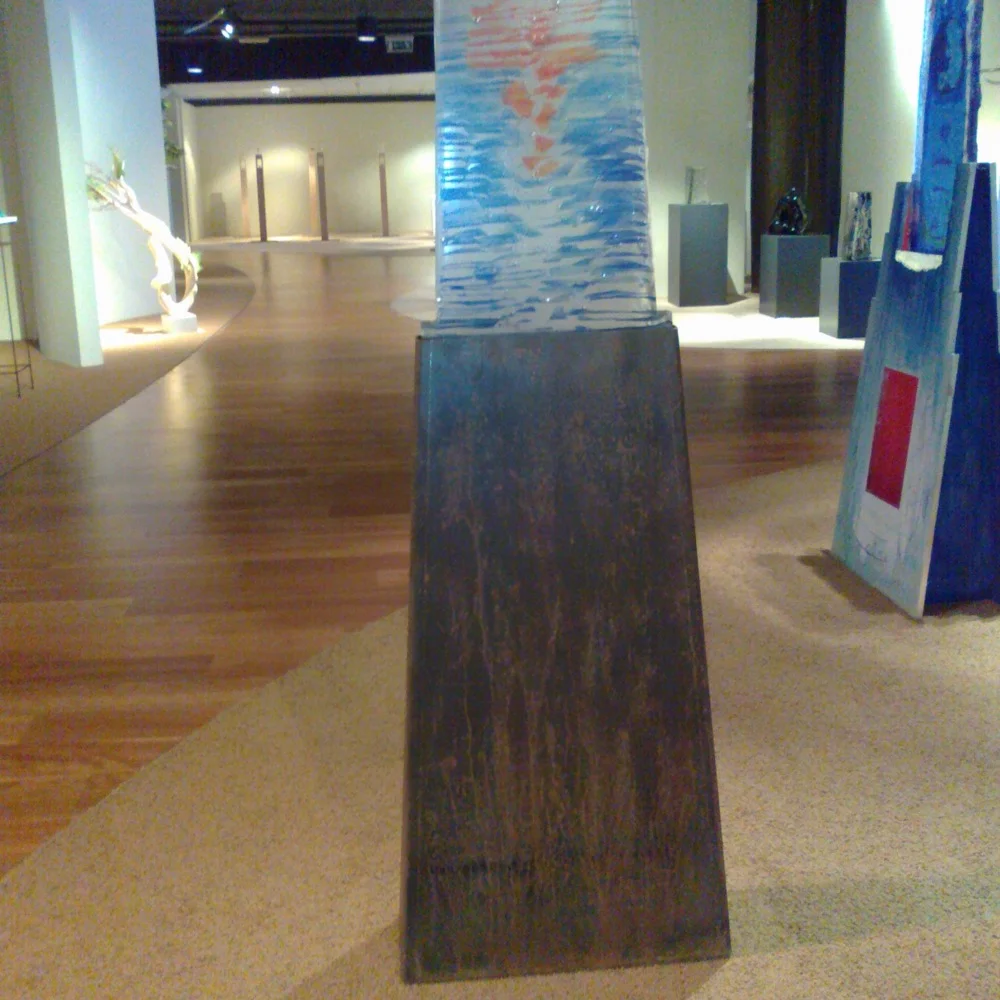 Oneindigheid-gefused glas, sokkel cortenstaal .jpg
