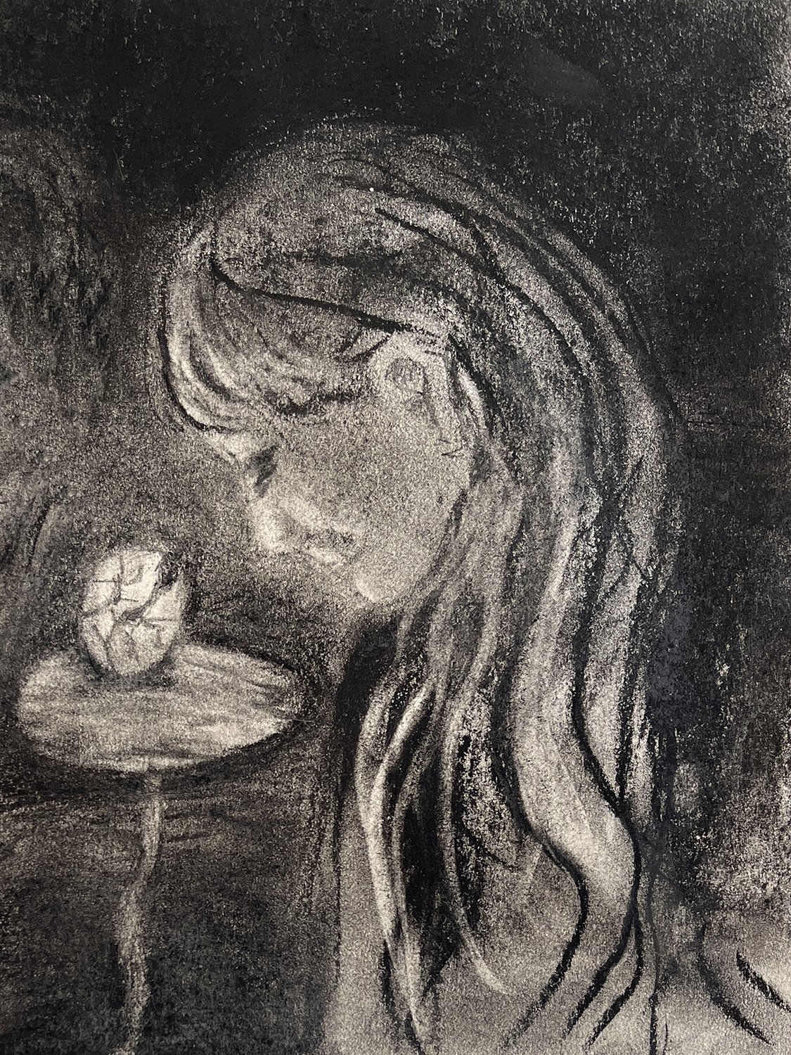 Precious / 2022, charcoal on paper, 30 x 40 cm