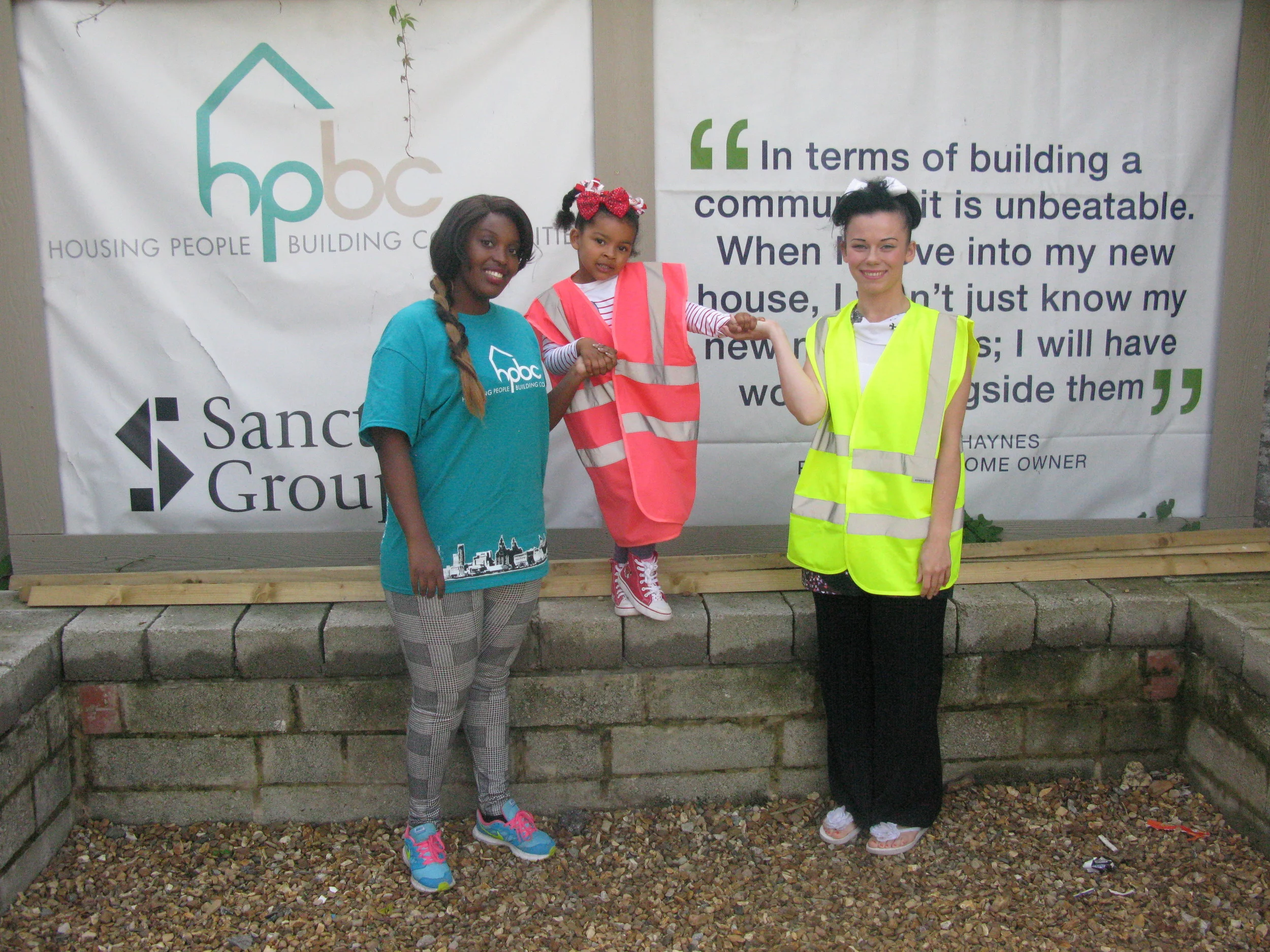 Volunteers Tanya & Nevaeh, with Nevaeh’s daughter Jessica.
