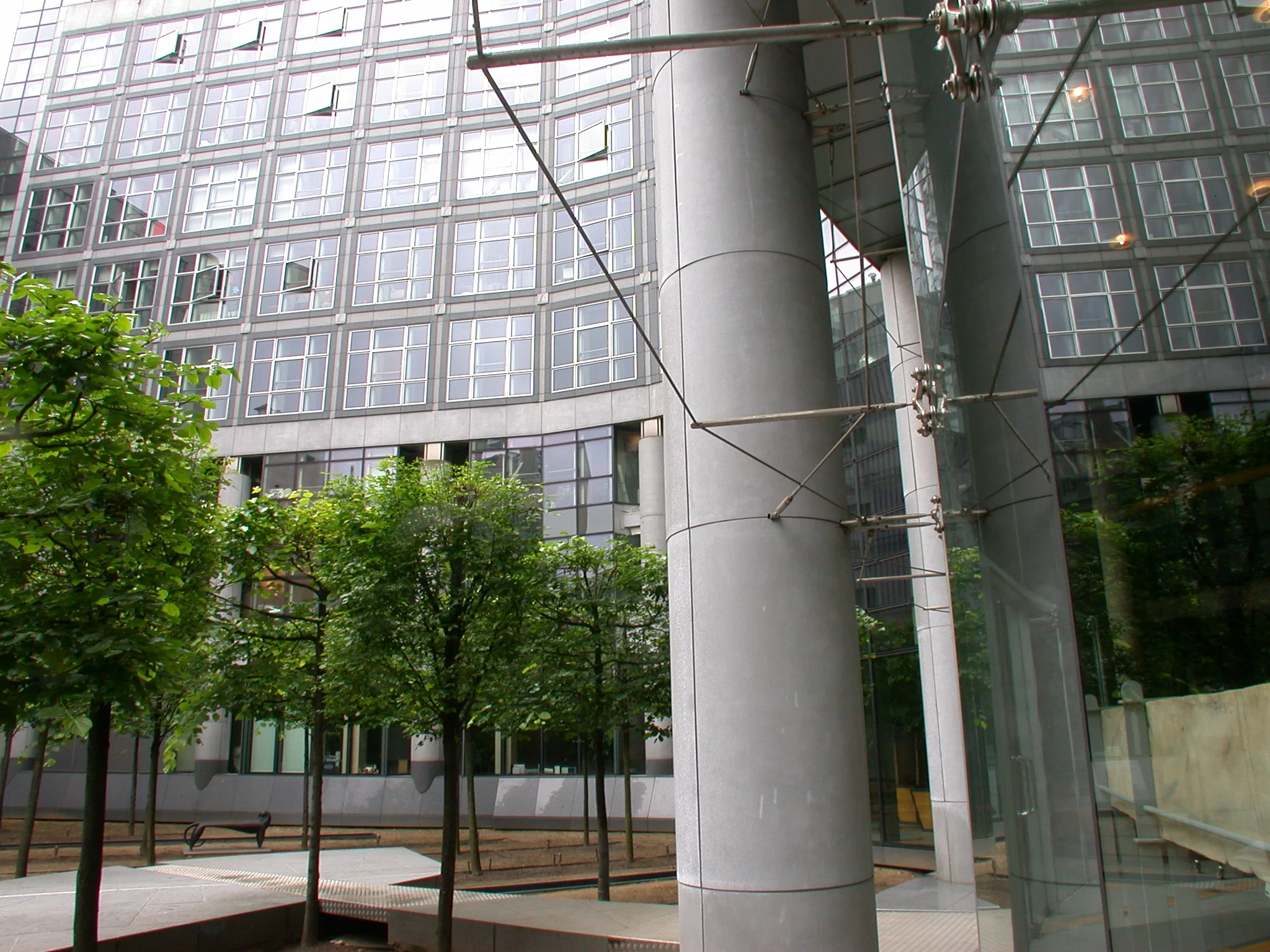 50 Montaigne Paris FRANCE