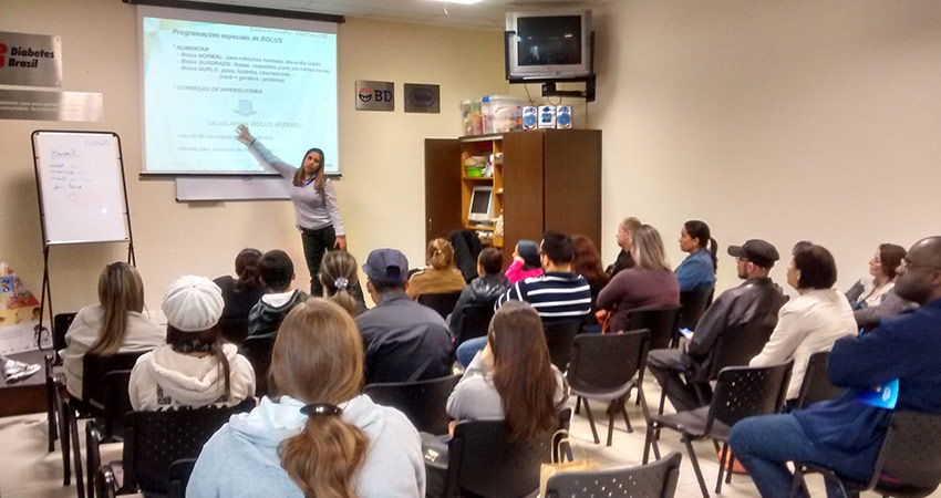An ADJ workshop on how to use an insulin pump.