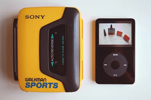 walkman_vs_ipod.jpg