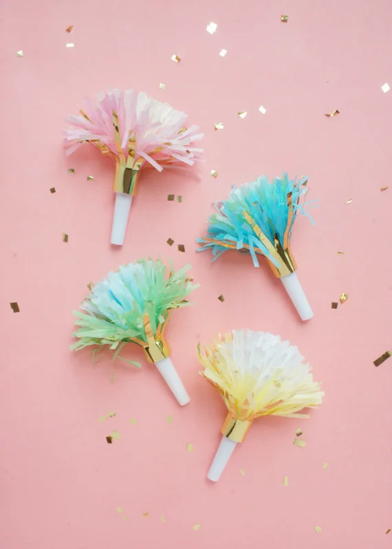 DIY: FRINGE PARTY HORN
