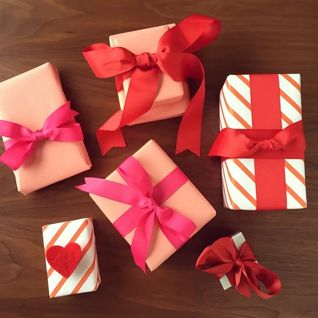 MARABOU DESIGN GALENTINES GIFT WRAP.jpg