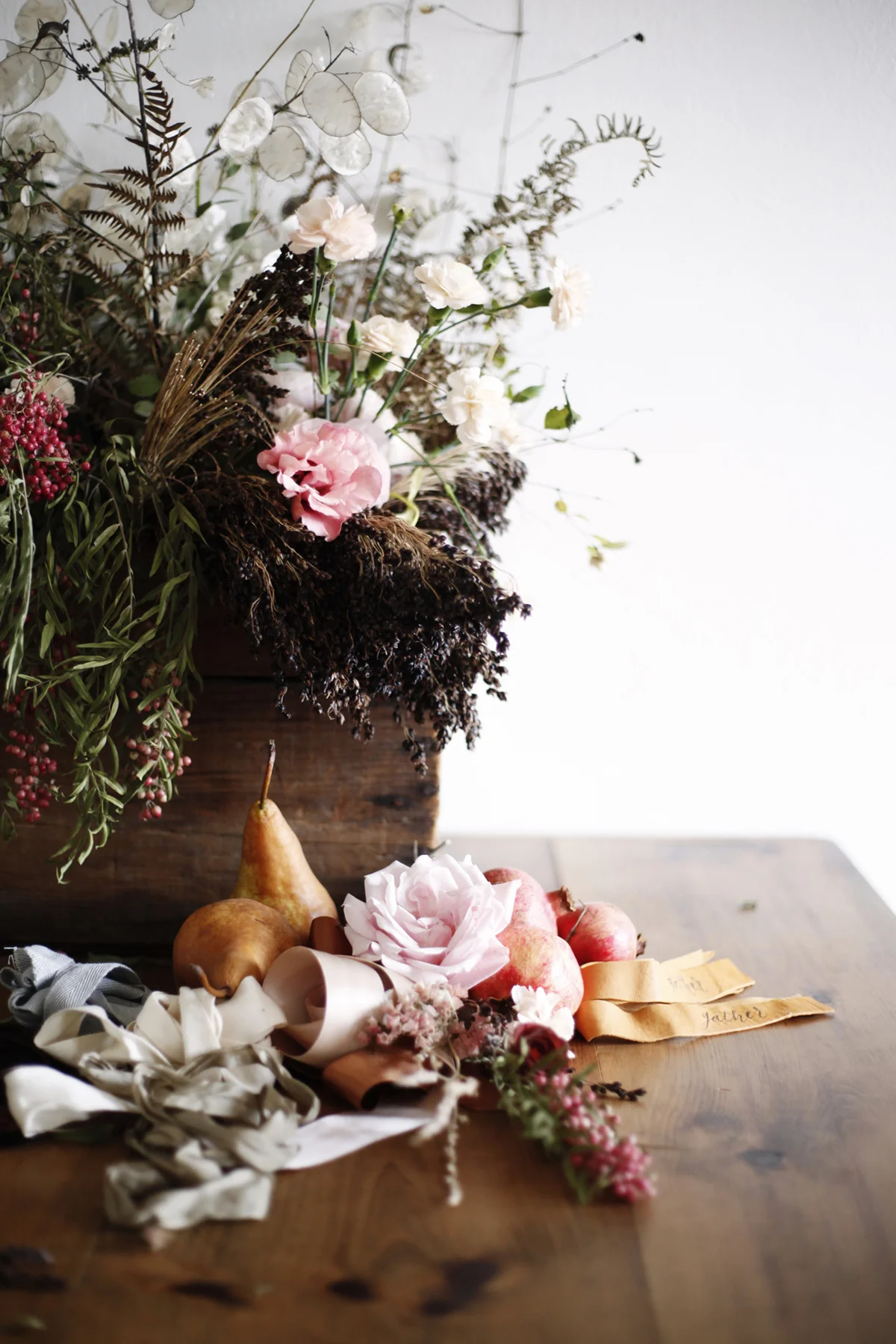 foraged-fall-posy-tutorial-mini-bouquets-for-your-thanksgiving-table-coco-kelley-1.jpg