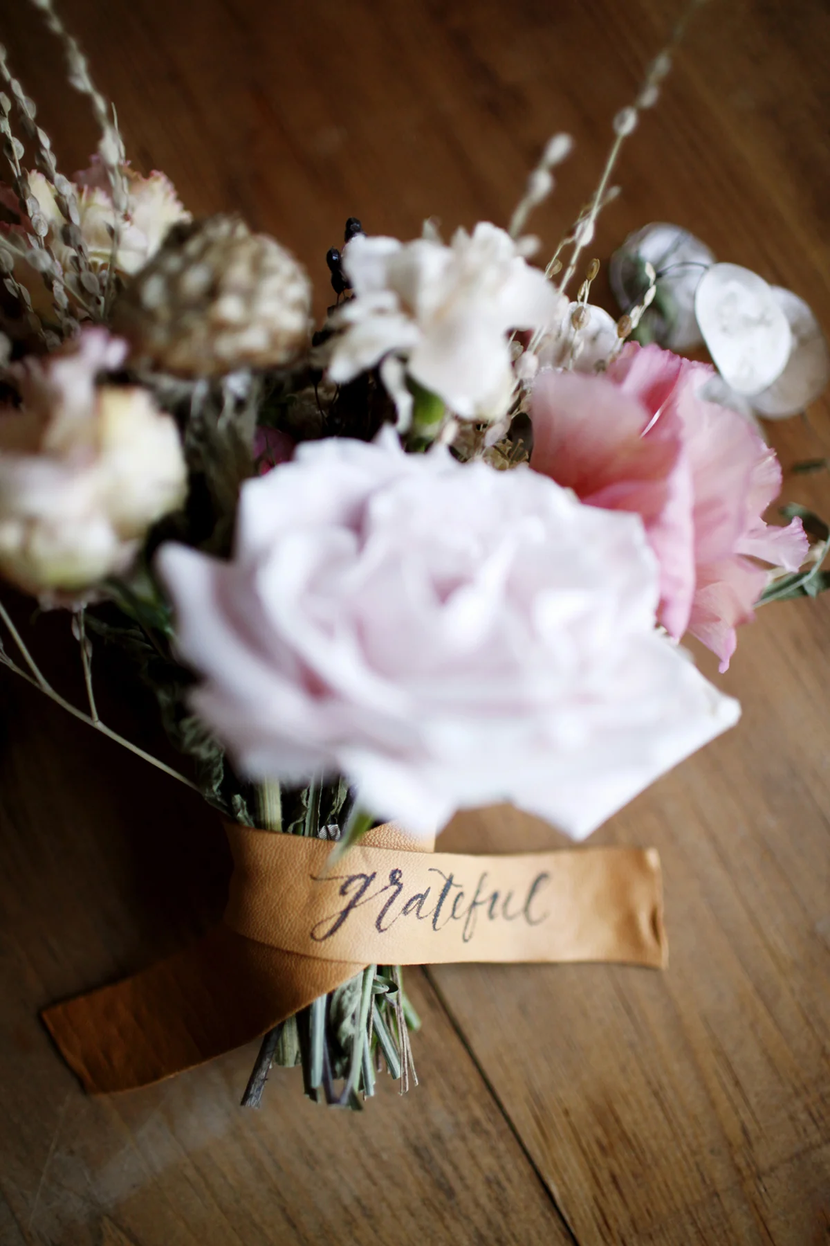 foraged-fall-posy-tutorial-mini-bouquets-for-your-thanksgiving-table-from-coco-kelley-12.jpg
