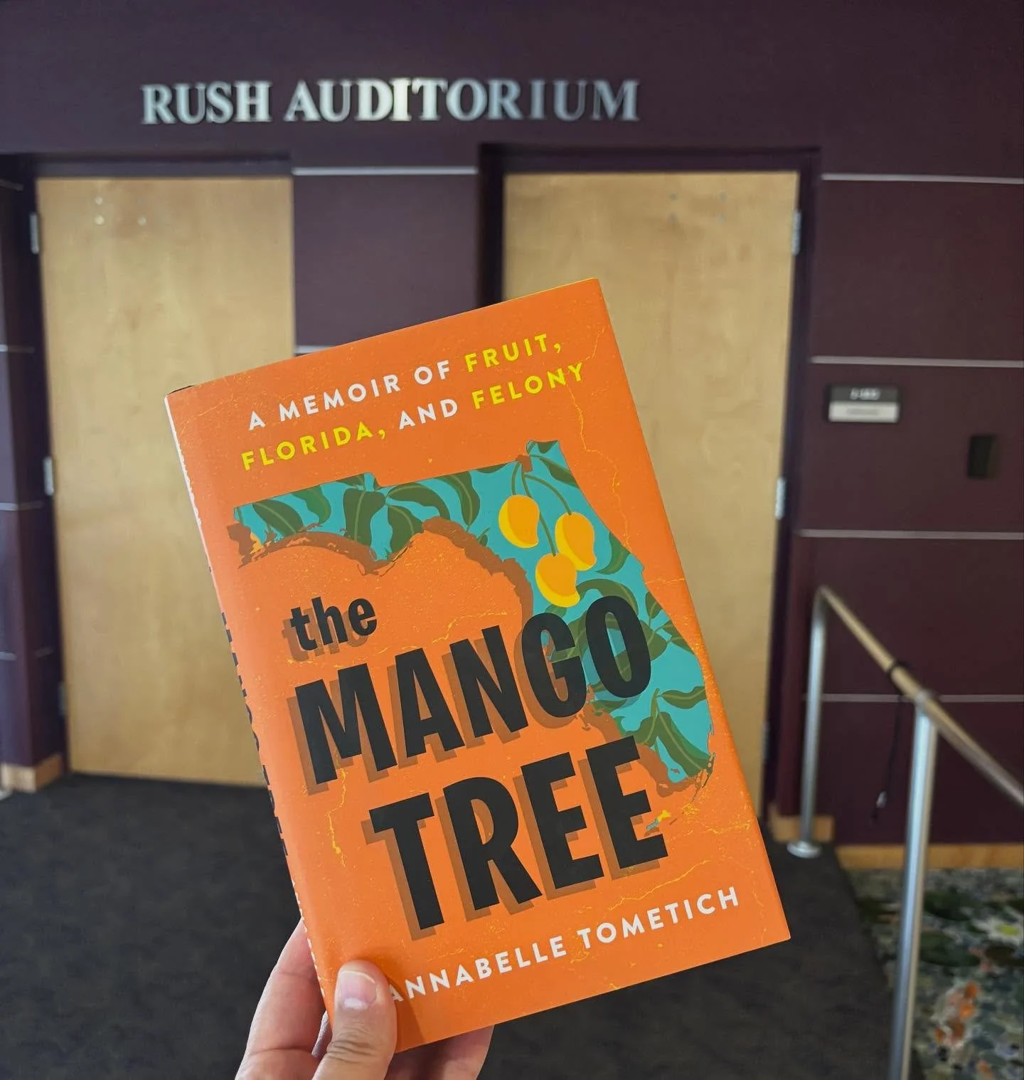 Today @fswcollege selling the Mango Tree for Fort Myers author and Southern Book Prize winner, Annabelle Tometich.  I genuinely love this book and it&rsquo;s been such a pleasure watching its audience grow! @abellewrites thank you for taking me along
