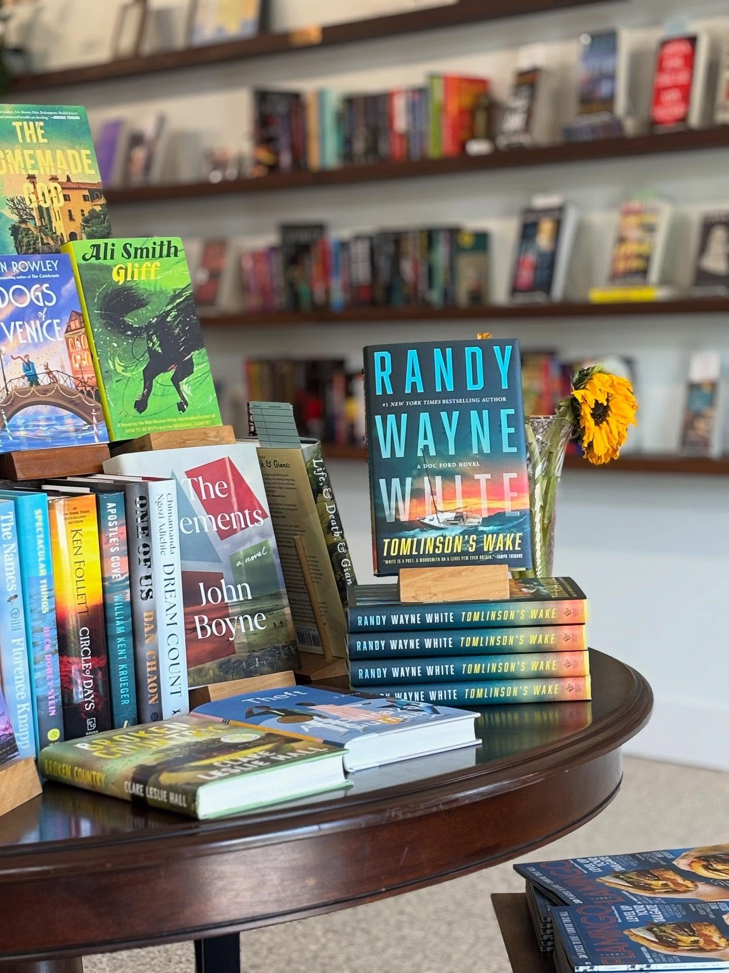 Have you read the latest #docford novel?  Grab a copy at MacIntosh!  #bookish #readlikealocal #sanibelisland #sanibelreads #localauthor #sanibel #tomlinson