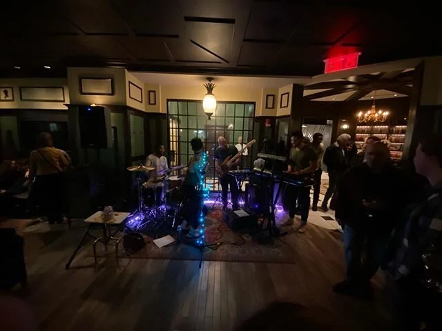 Got to see my friends, @thenewmosaicmusic play some incredible original music tonight.  If you love neo-soul, check these guys out!!! 🤩🤩🤩🤩