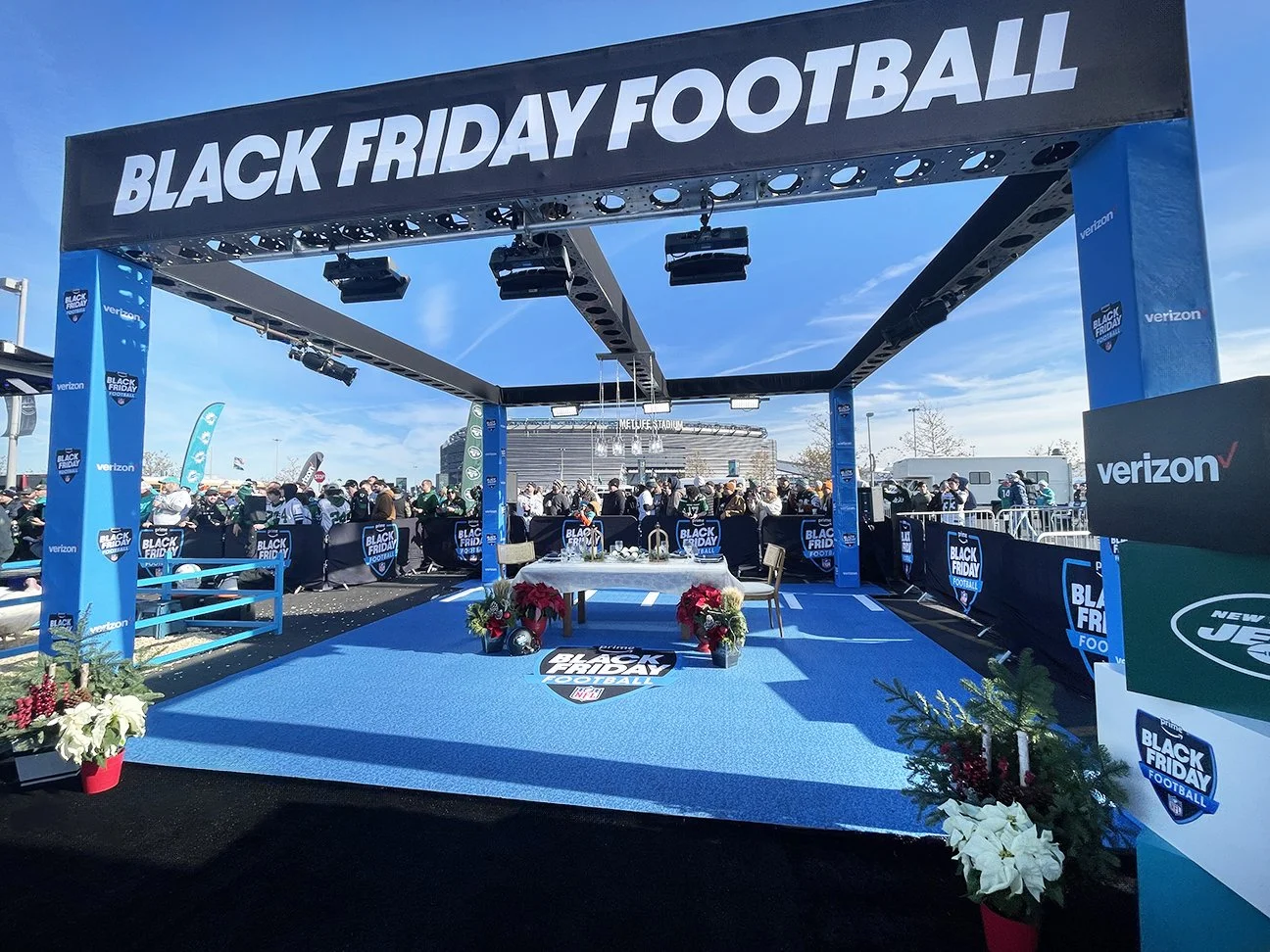 Amazon Prime Black Friday Football scenery design showing the dining area scnery