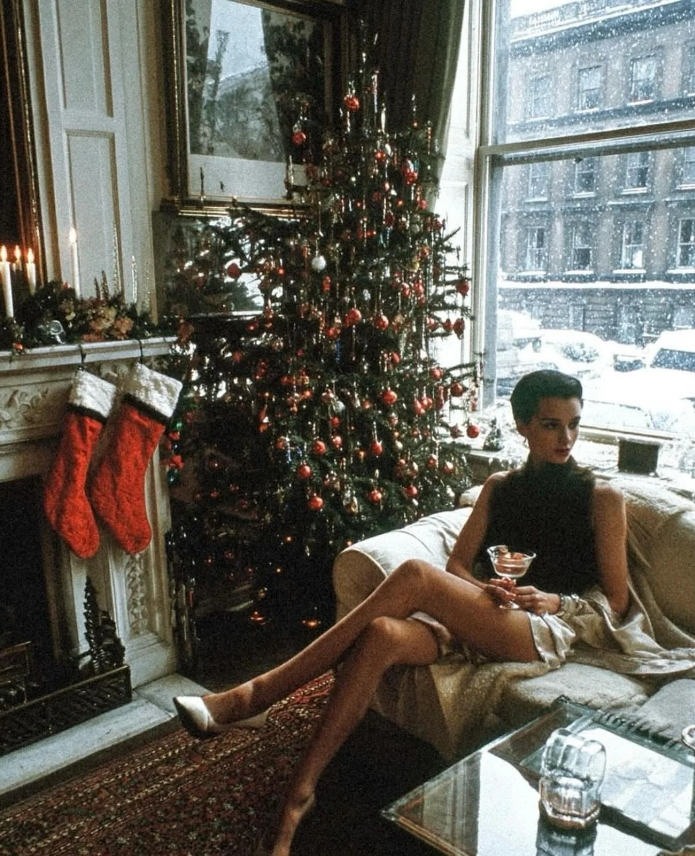 Kj&aelig;re kunder, vi har tatt fri og &aring;pner igjen 6 januar. 
I mellomtiden h&aring;per vi at dere nyter romjulen og s&aring; gleder oss til vi sees igjen. 🫶🏽✨🎄❤️