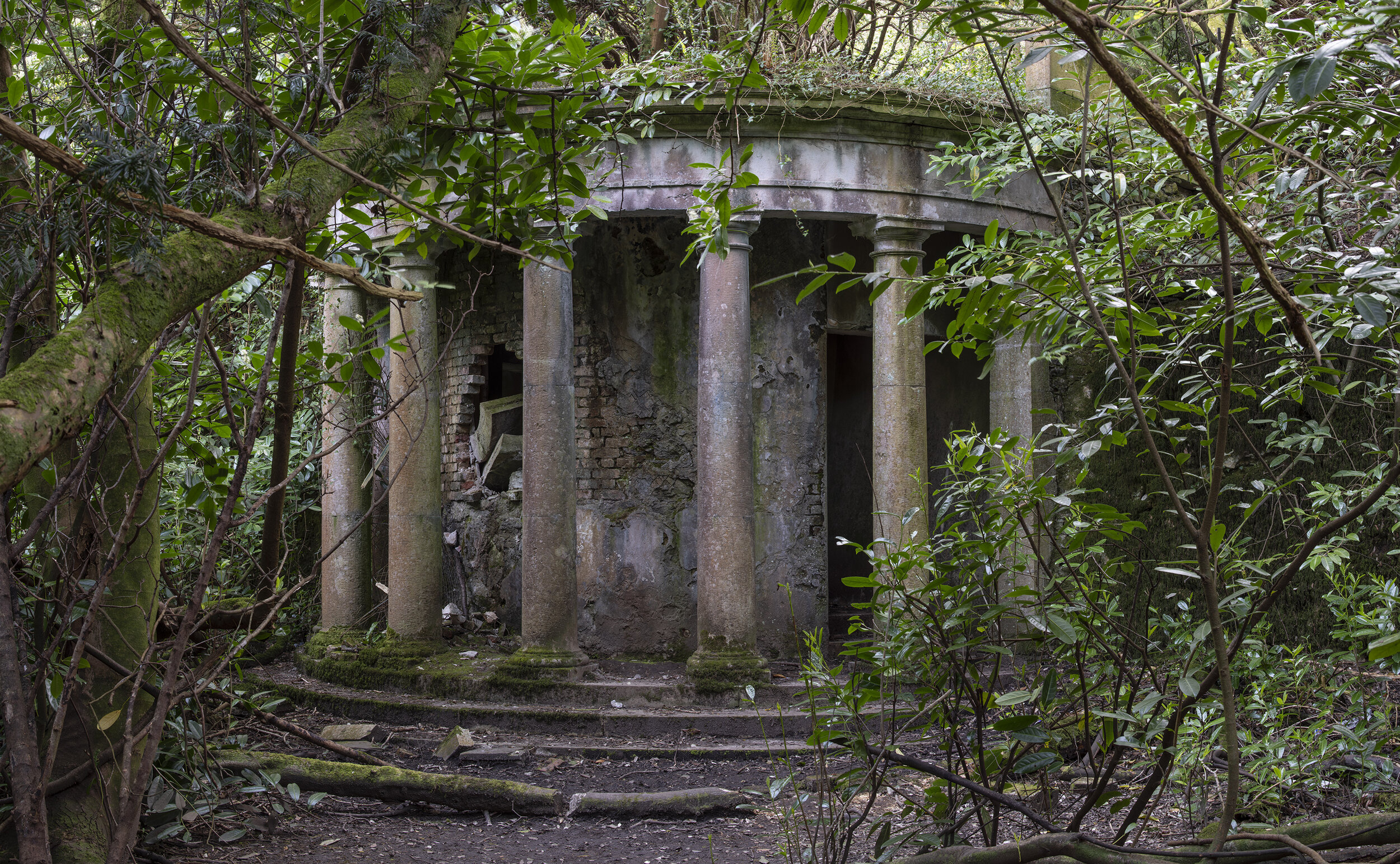 Ruined colonnade