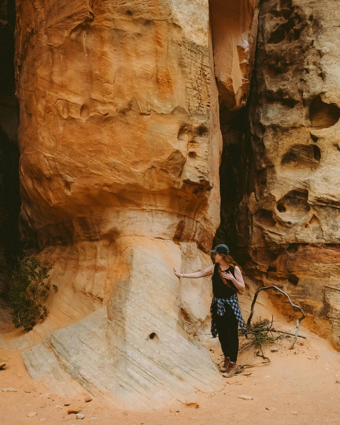 Capitol Reef National Park 🤩 was INCREDIBLE. We were lucky enough to get a campsite inside the park, and one of our favorite hikes started walking distance from the camper. This park has such a diverse landscape! Definitely a new favorite. 💛 

#cap