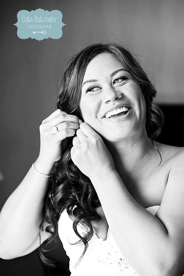 jen_bride_gettingready_sneakpeek1.jpg