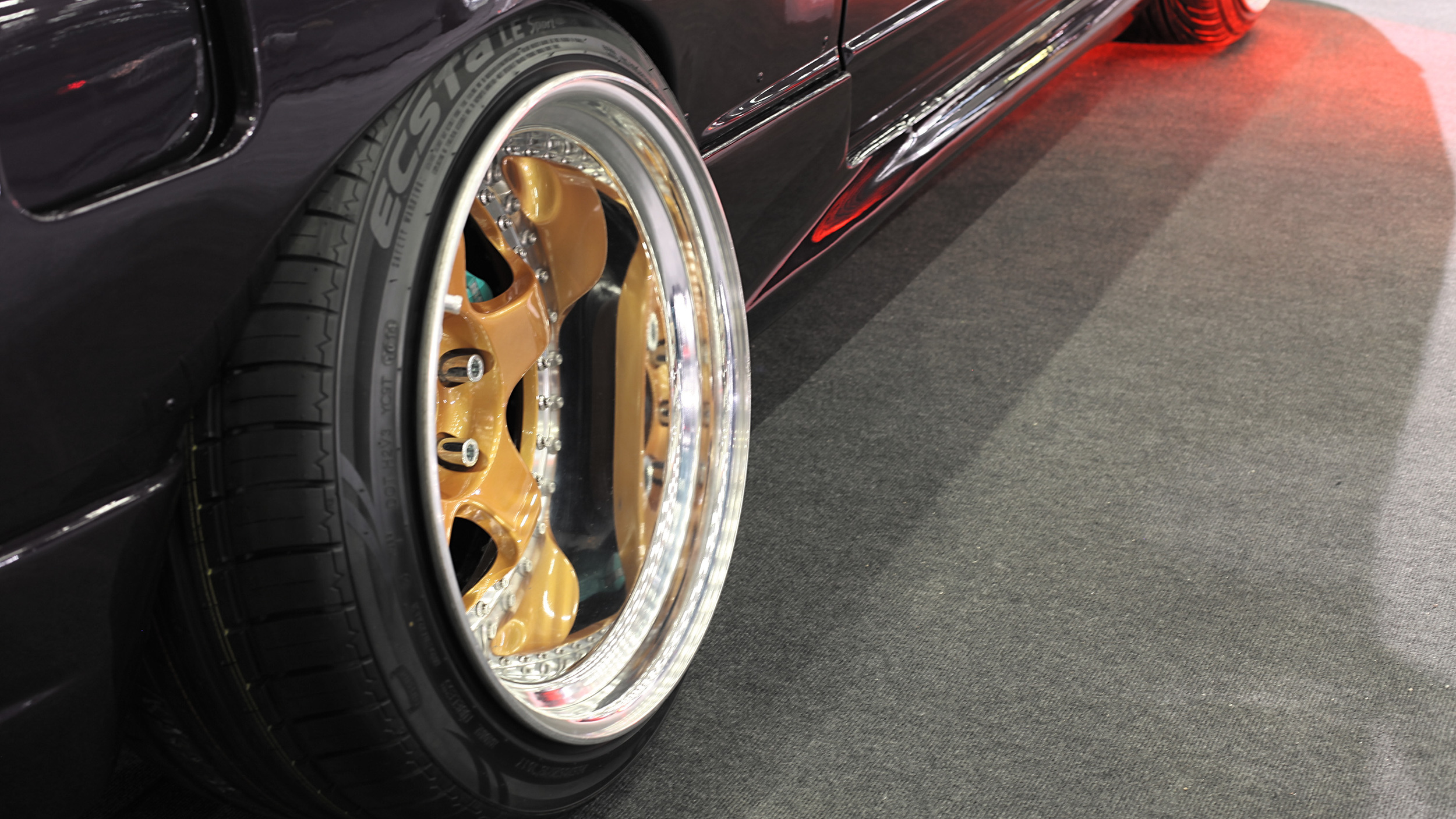 R32 Nissan's rear wheel. Specs anyone?