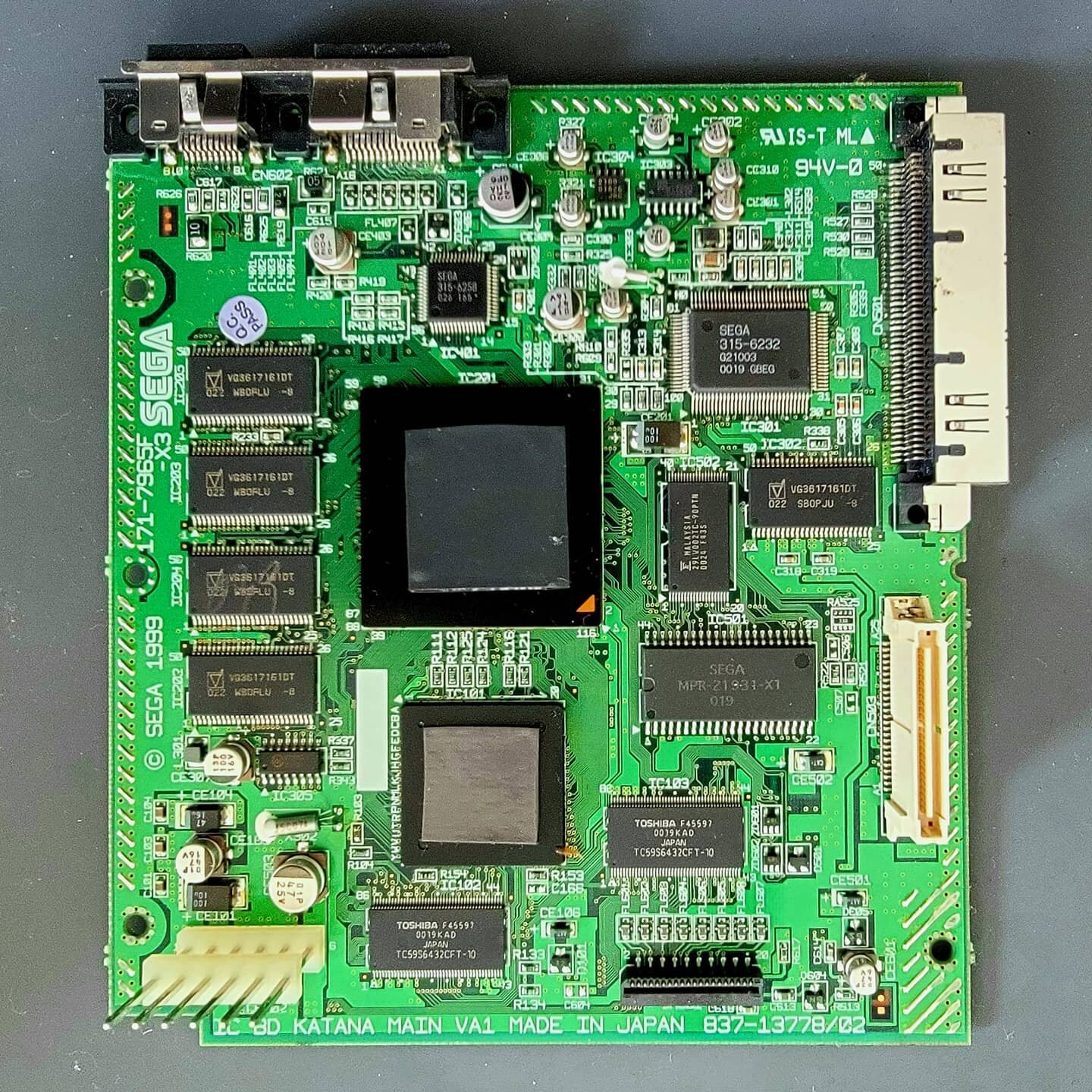 Dreamcast motherboard, controllers and memory units