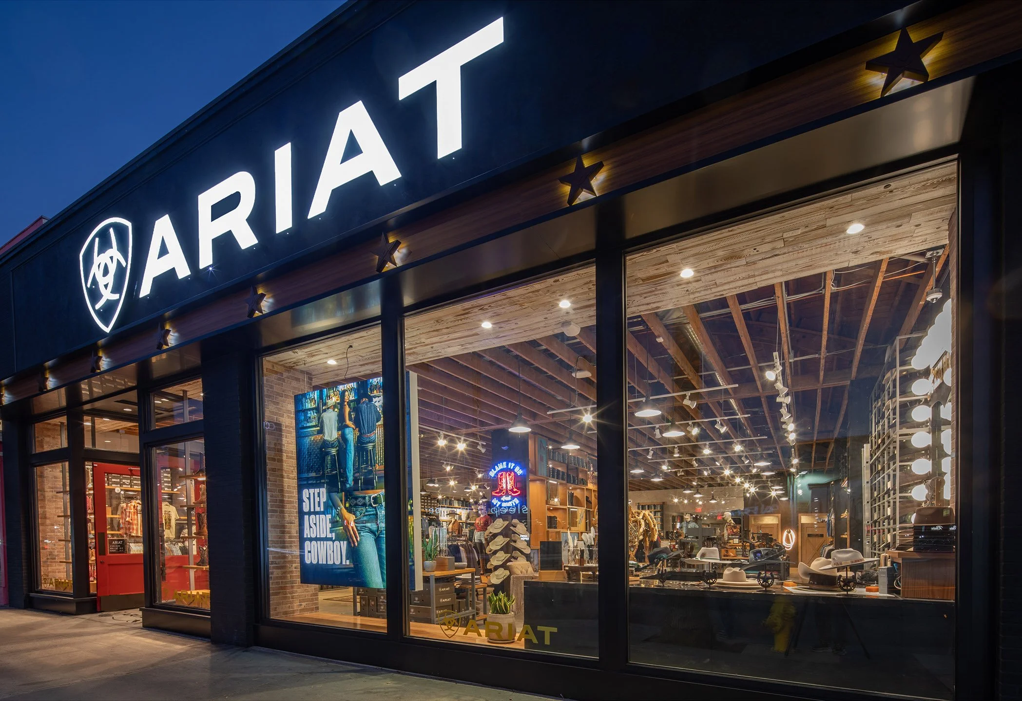 Ariat-Los Angeles-02.jpg