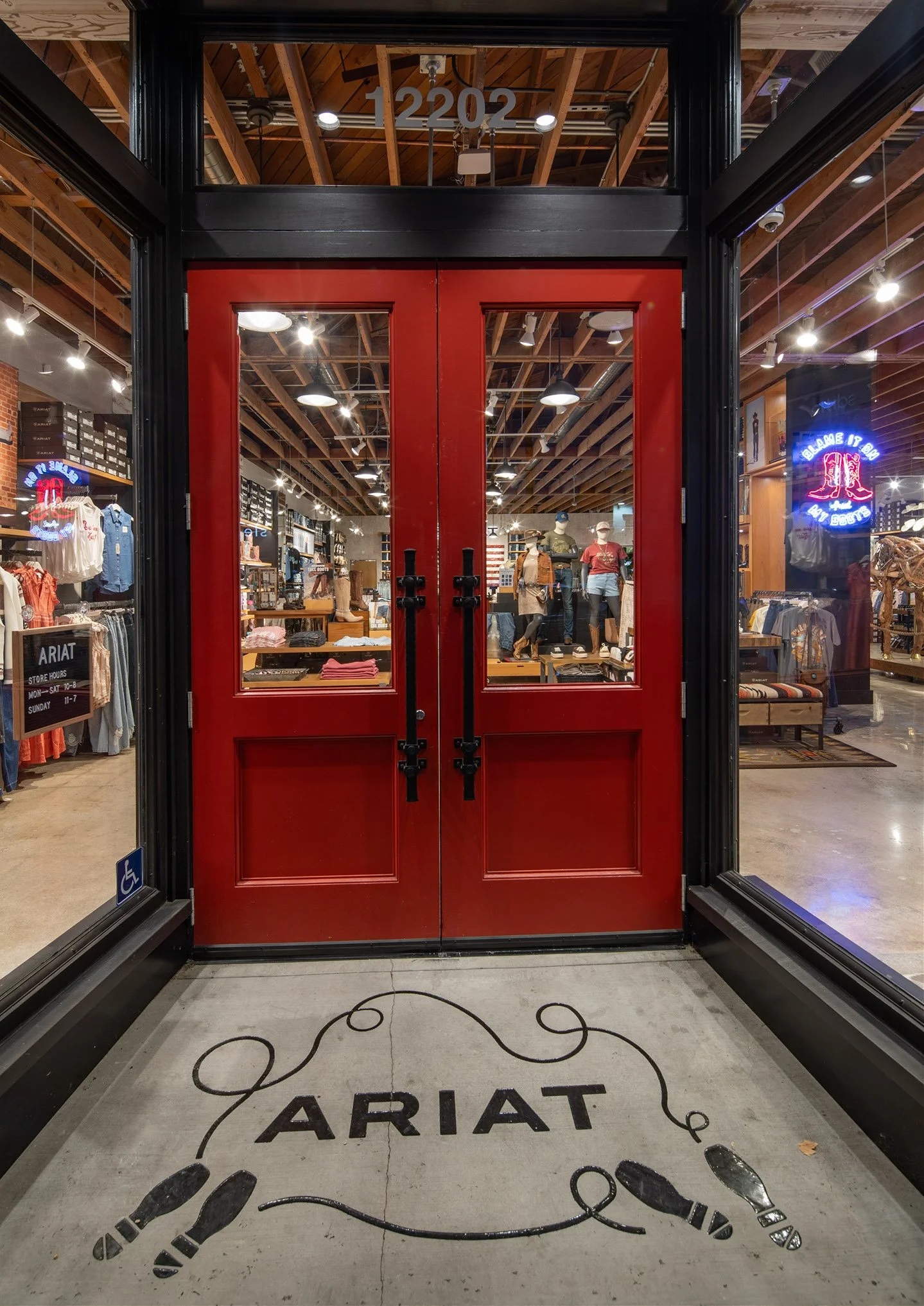 Ariat-Los Angeles-04.jpg